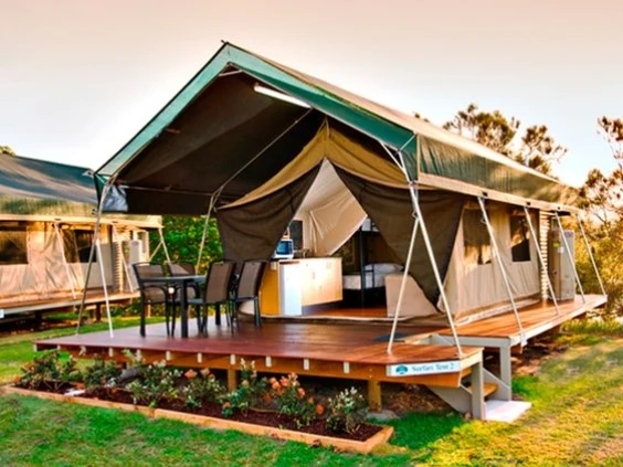 Custom 2024 New Design Luxury Resort Hotel Tent Outdoor Waterproof Canvas Glamping Safari Tent