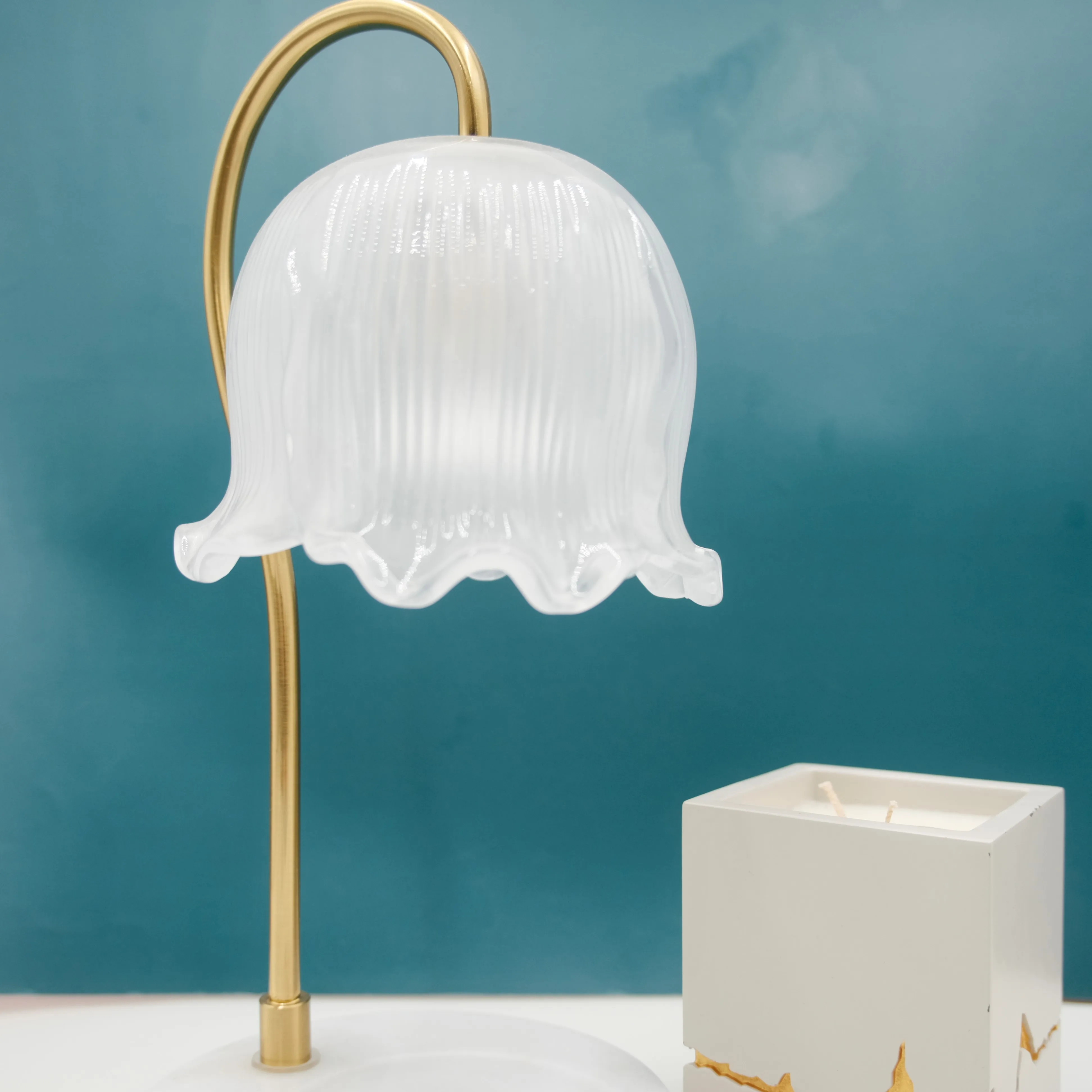 Hot-sale Timer Modern Melting Wax Candle Warmer Lamp Romantic Geo Candle Holder Warmers Aromatherapy Metal Lamp