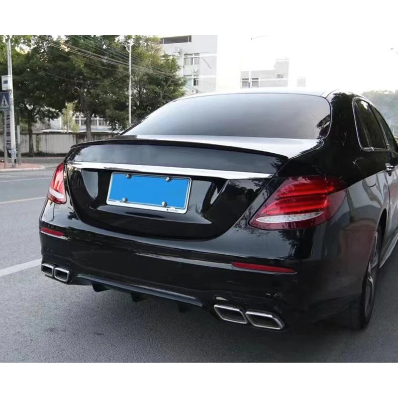W213 AMG E63 style rear diffuser car exterior accessories rear bumper splitter diffuser with exhaust for E class W213 2016-2019