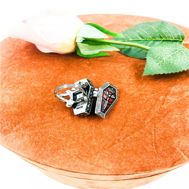 
Wholesale Fashion Design Gothic Red Enamel Punk Cross Bats Coffin Retro Ring Movie Style 