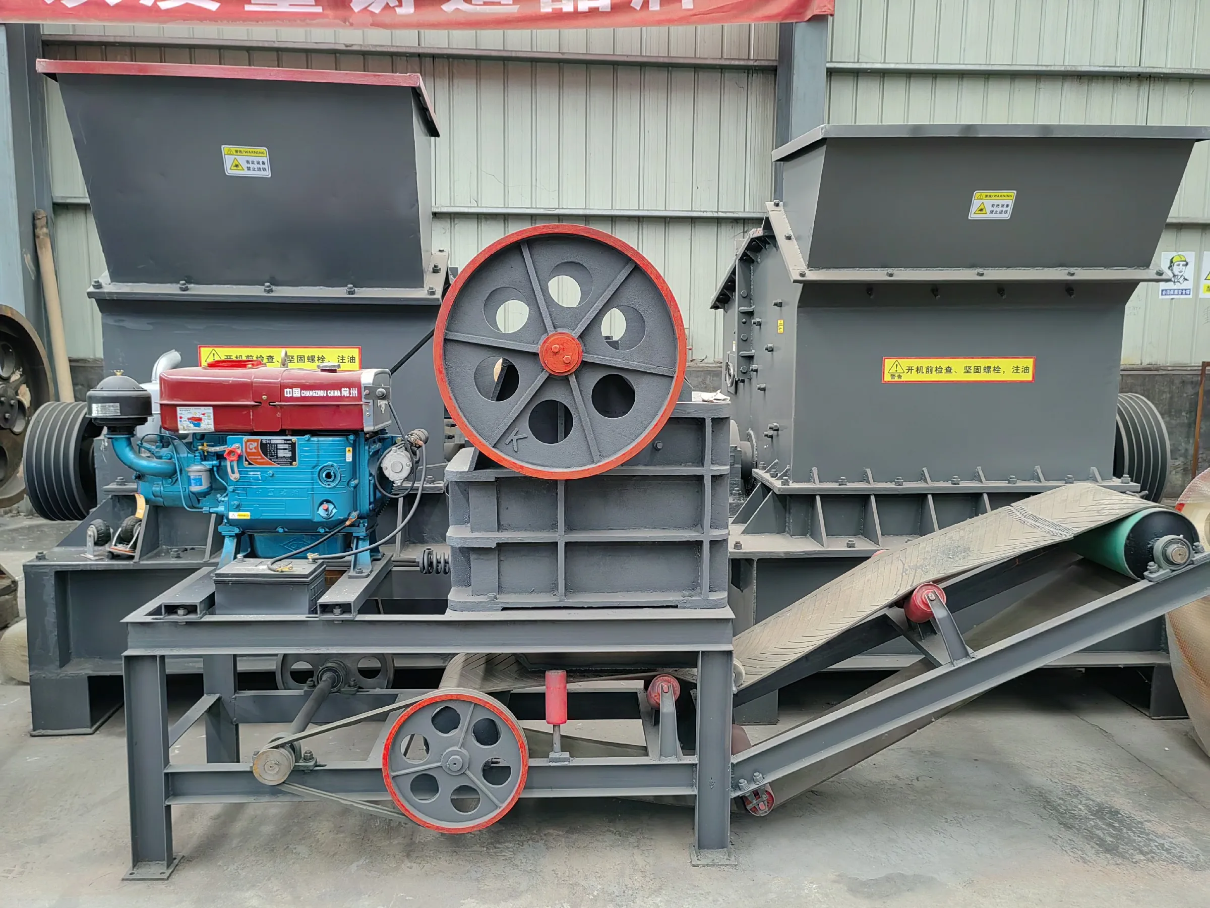 Top Quality Mini Portable Diesel Stone Rock pe 220x350 model jaw crusher capacity 10 ton per hour of Mining Machine