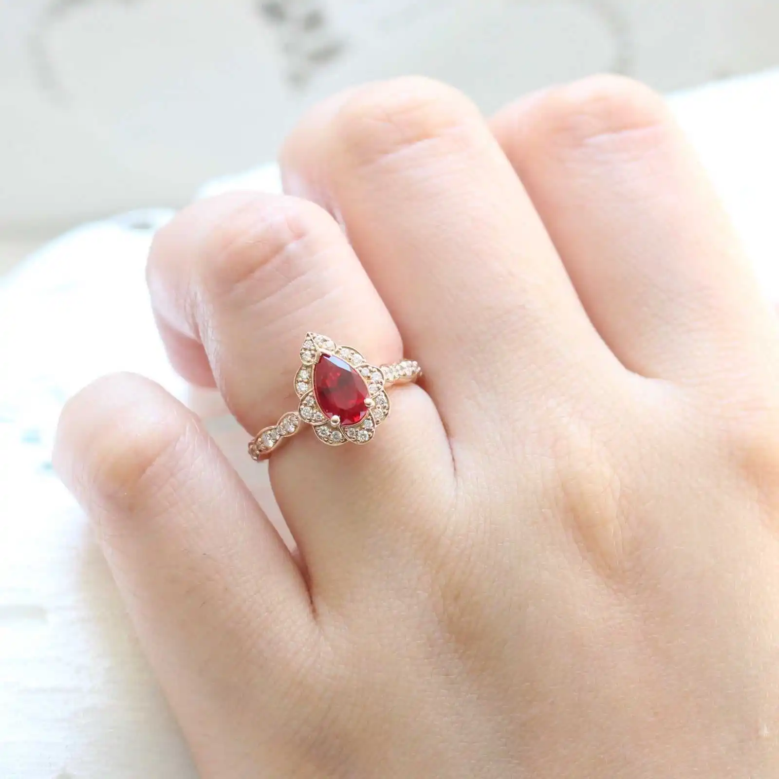 Customized 10k 14k 18k Solid Gold 5*8mm 1ct Pear Ruby Ring Vintage Floral Moissanite Gemstone Engagement Band For Women