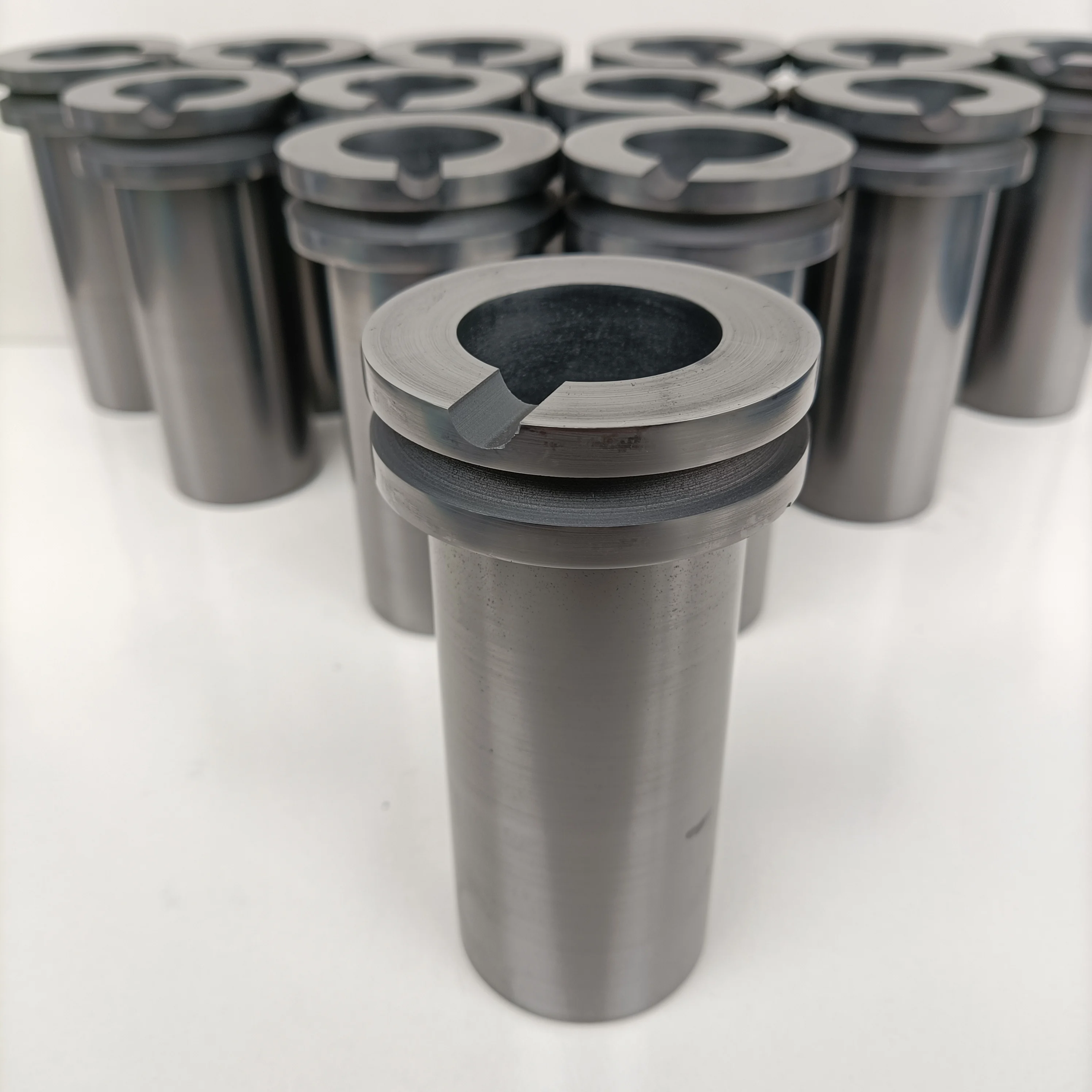 Good Heating Induction Furnace Graphite Crucible For Gold Metal Melting