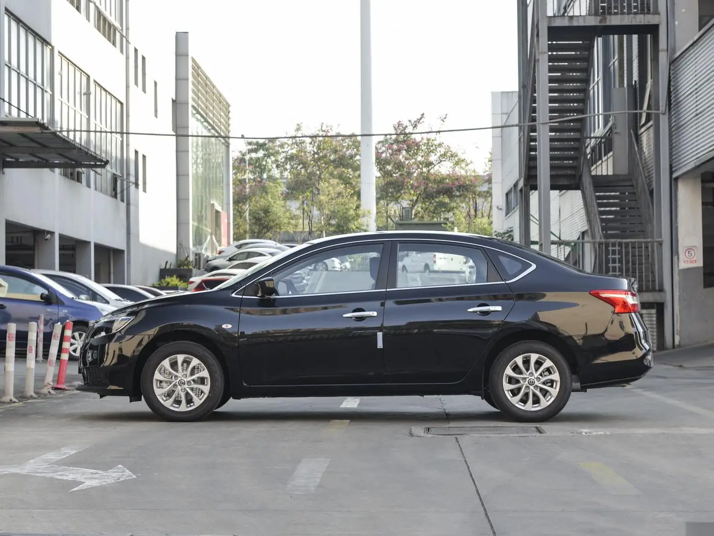 Nissan Sylphy 2024 1.6L XE CVT  AUTO Transmission Gasoline/Petrol compact sedan Low Price Japan NISSAN SYLPHY vehicle for sale