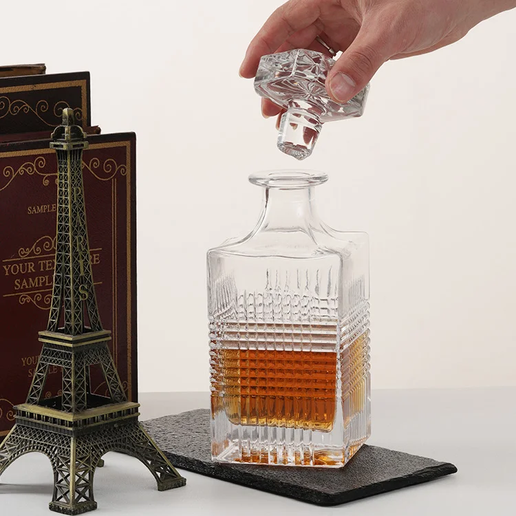 2022 Amazon Top Seller Bottle Wine 750Ml Glass Bottles Liquor Whiskey Bottle Whiskey for Other Wedding Decorations