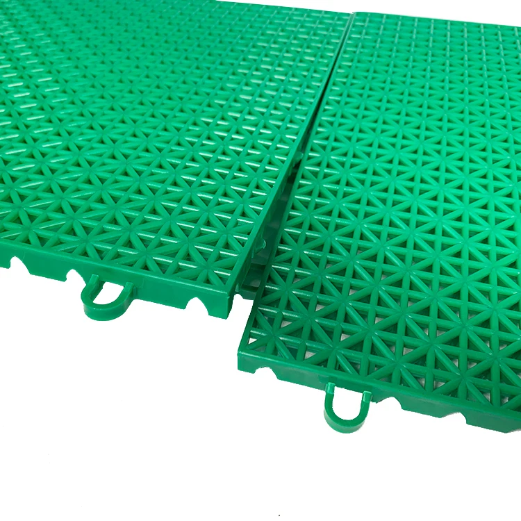 Free sample different colors anti-slip pp interlocking floor tiles mat