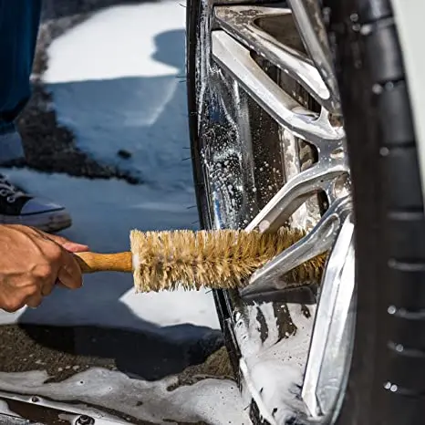 Premium Sisal Wheel Brush Wheel Rim and Engine Cleaning Brushes with Durable Wooden Handle for Effective Auto Detail