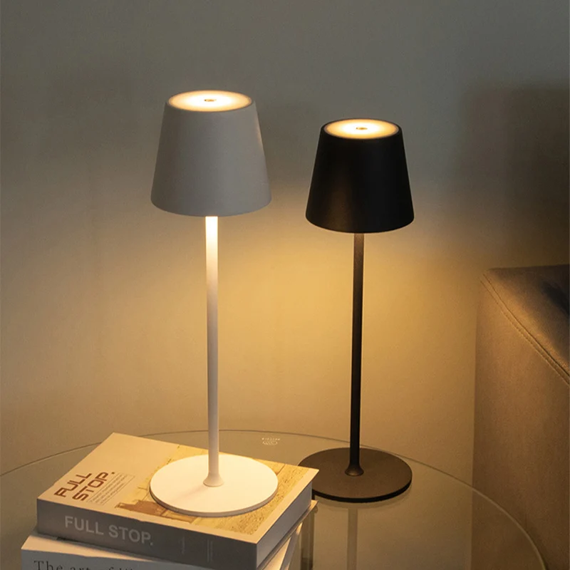 Современное Европейское украшение отеля Lampada Da Tavolo Touch Беспроводная настольная лампа Золотая Светодиодная металлическая Роскошная батарея для ресторана