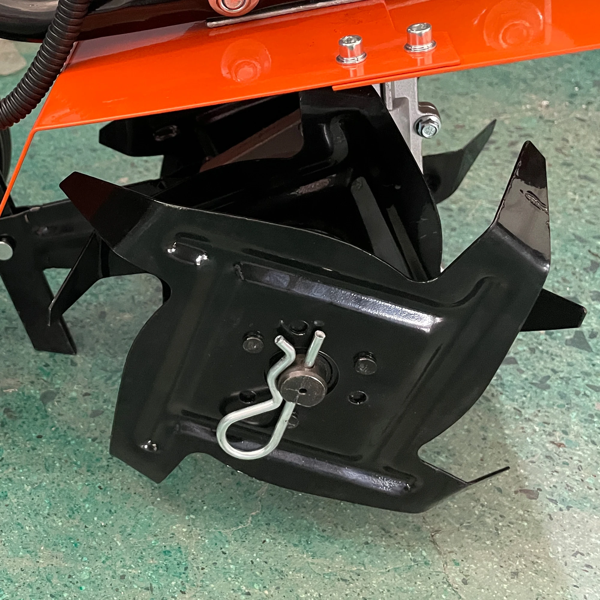 Factory Supply Professional 43CC Power Mini Tiller Lightweight Hand Push Garden Cultivators for Loosen Soil