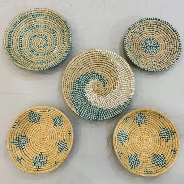 Set of 3 Rattan Wall Hanging Baskets Decor Seagrass Woven Wall Basket Plates Handmade Decorative Bowl with Hook Wicker Wall Tray