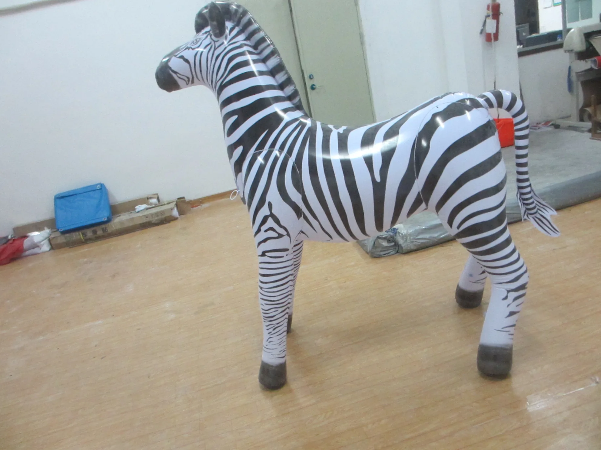 High quality Inflable zebra toy cartoon animal party simulate wild animal PVC stripes Inflable zebra