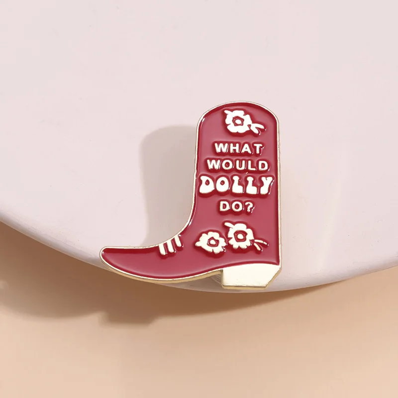 Selling cute cowboy boots style brooch personality red Martin boots English letter metal badge wholesale
