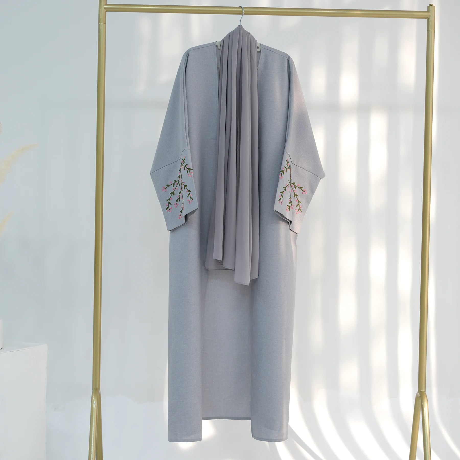 2024 New EID Abaya Designs Flower Embroidery Kimono Abaya Dresses Women Muslim Modest Abaya Islamic Clothing