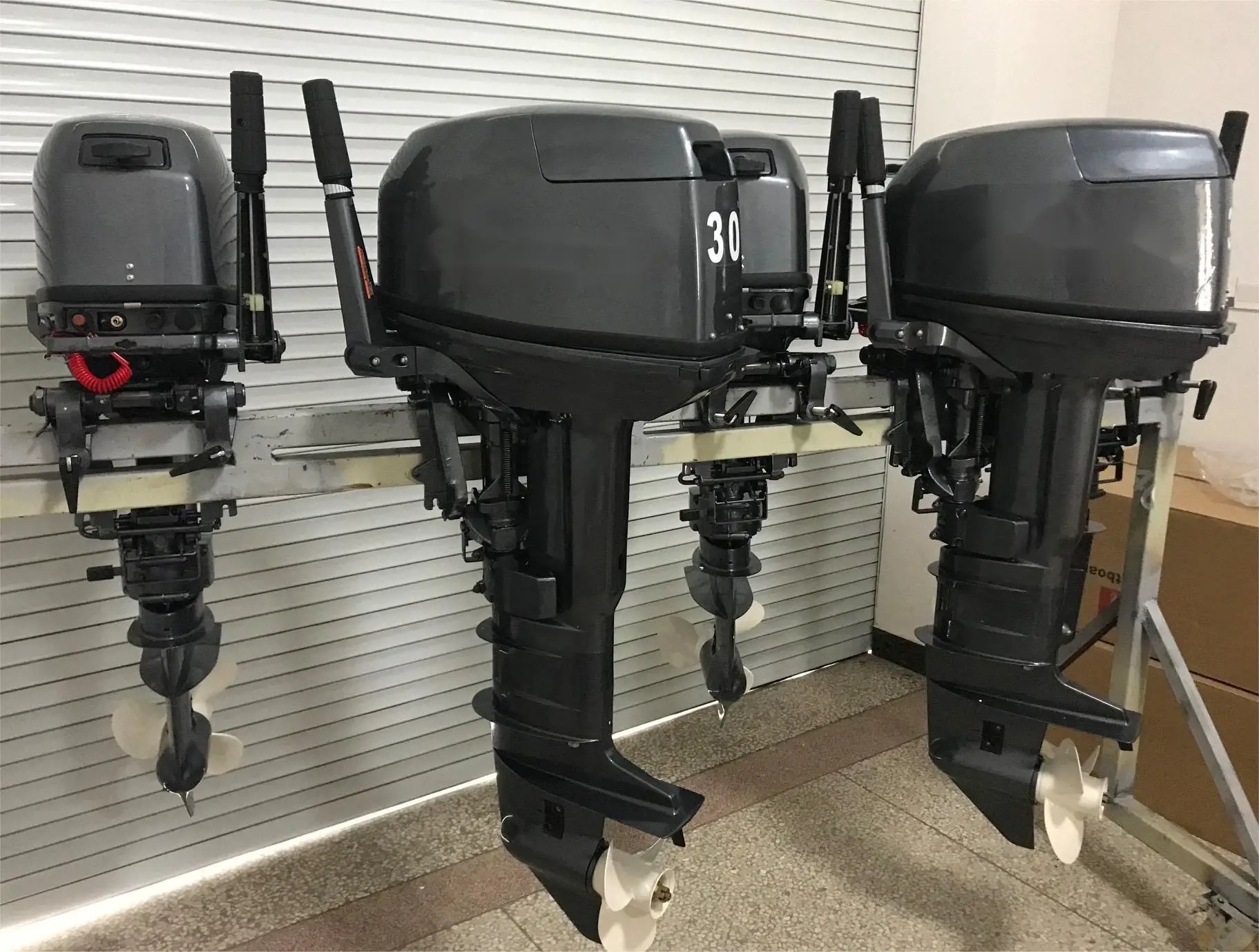 Outboard Marine Diesel Engine with Gearbox Cheap Price 350hp 400hp 450hp 500hp 550hp boat engine with cylinder