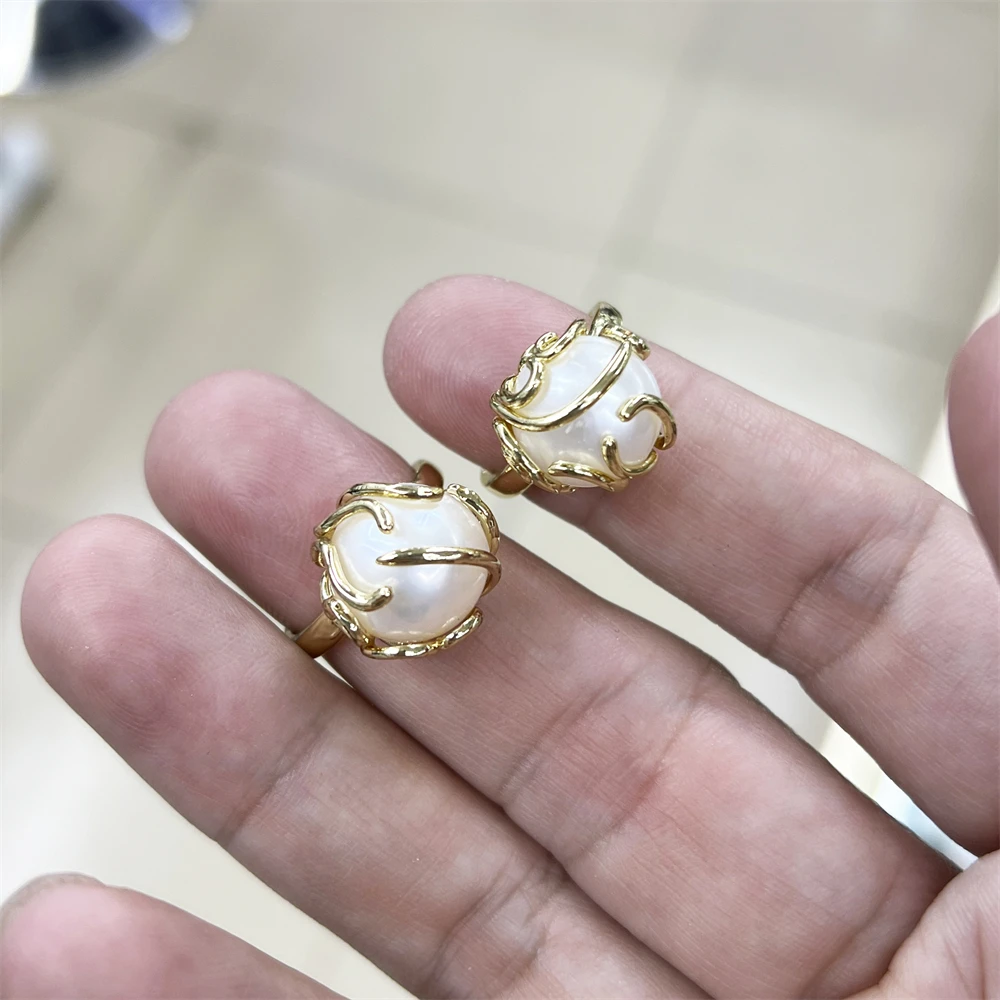 2024 Fashion engagement jewelry handmade claw setting natural freshwater pearl ring round pearl adjustable ring 18k gold plated