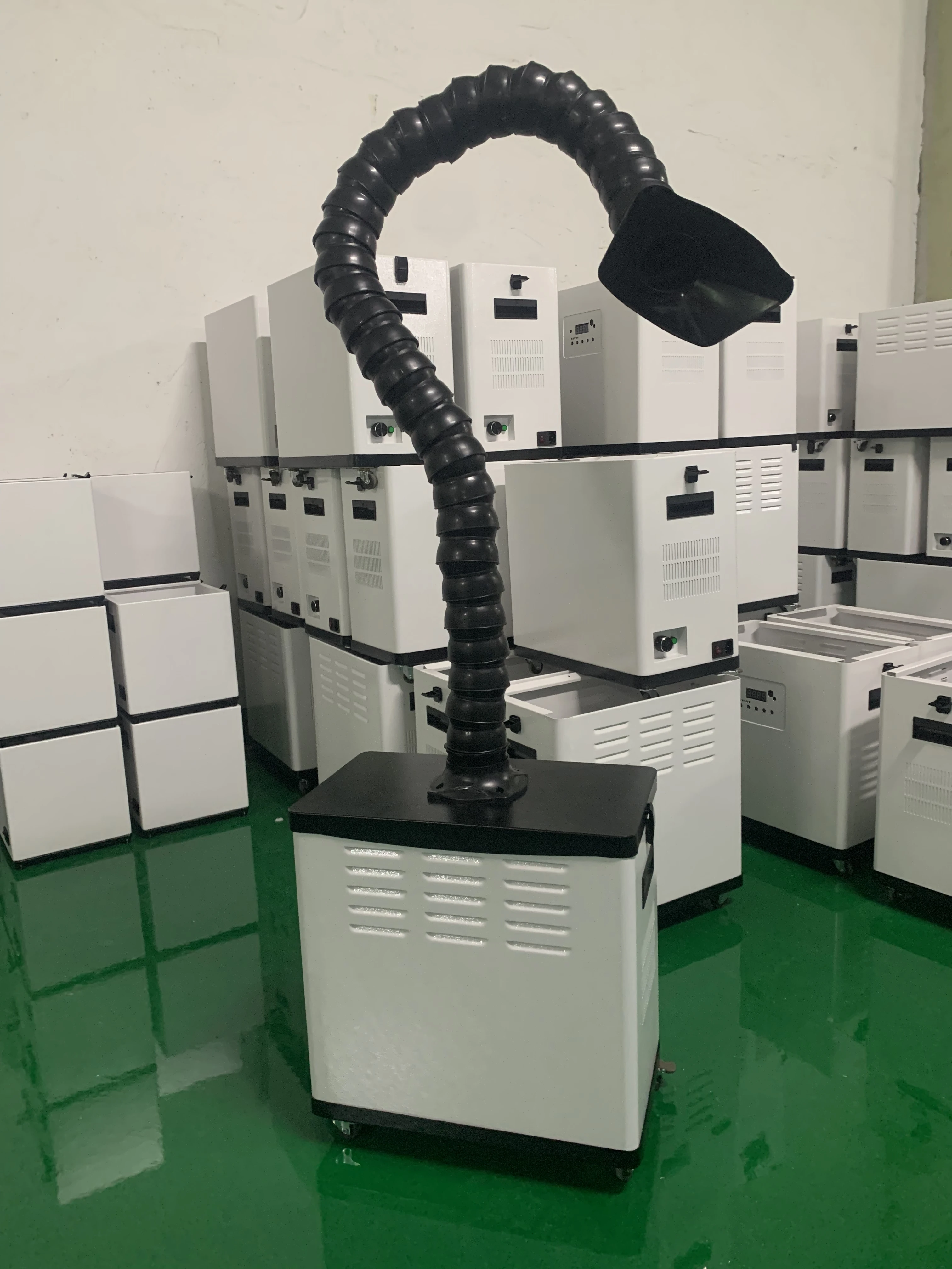 Exhaust smoke collector