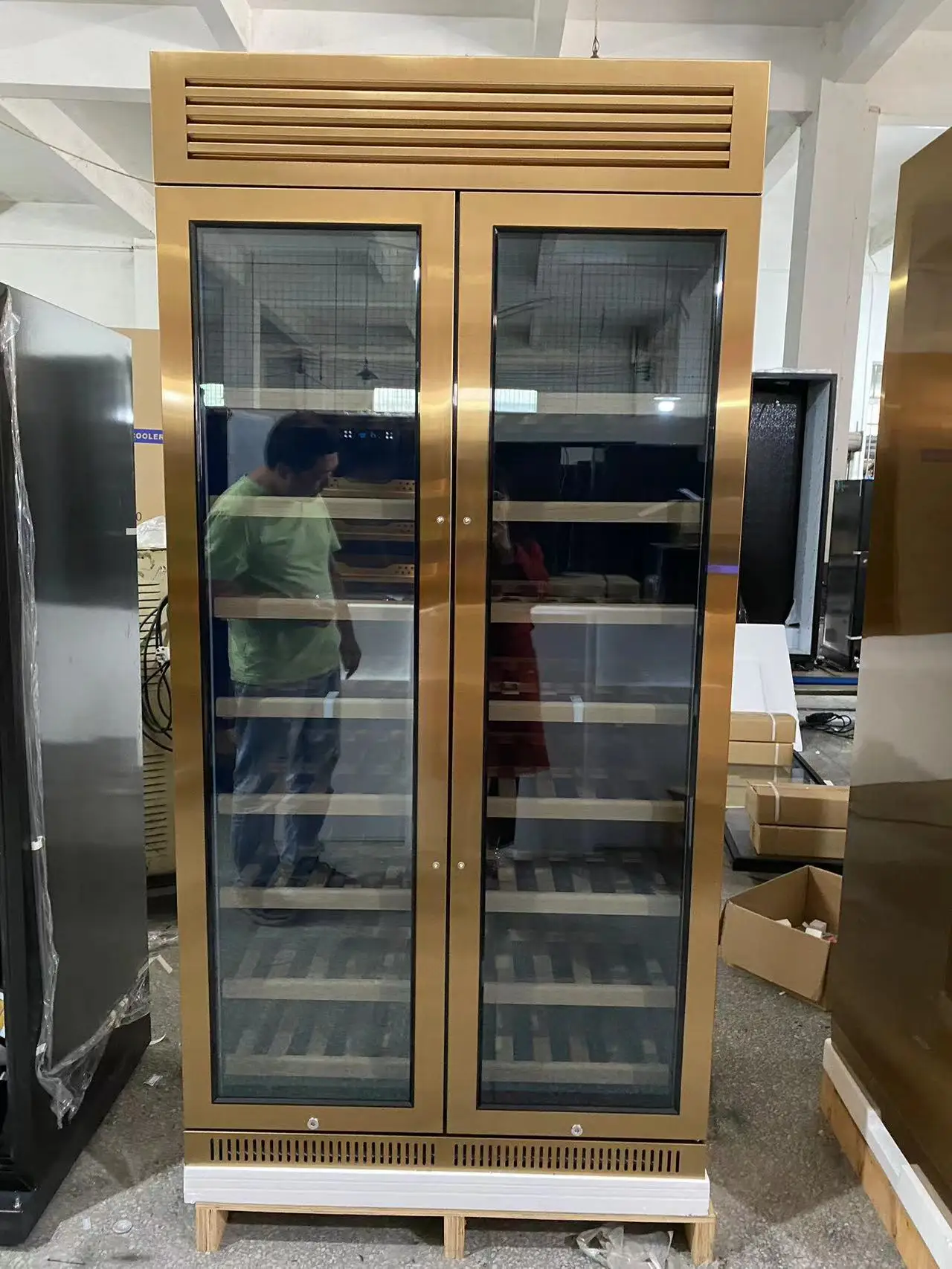 Top quality Commercial Display Wine Fridge Refrigerator Freezer/Wine Cooler/Wine Cellar