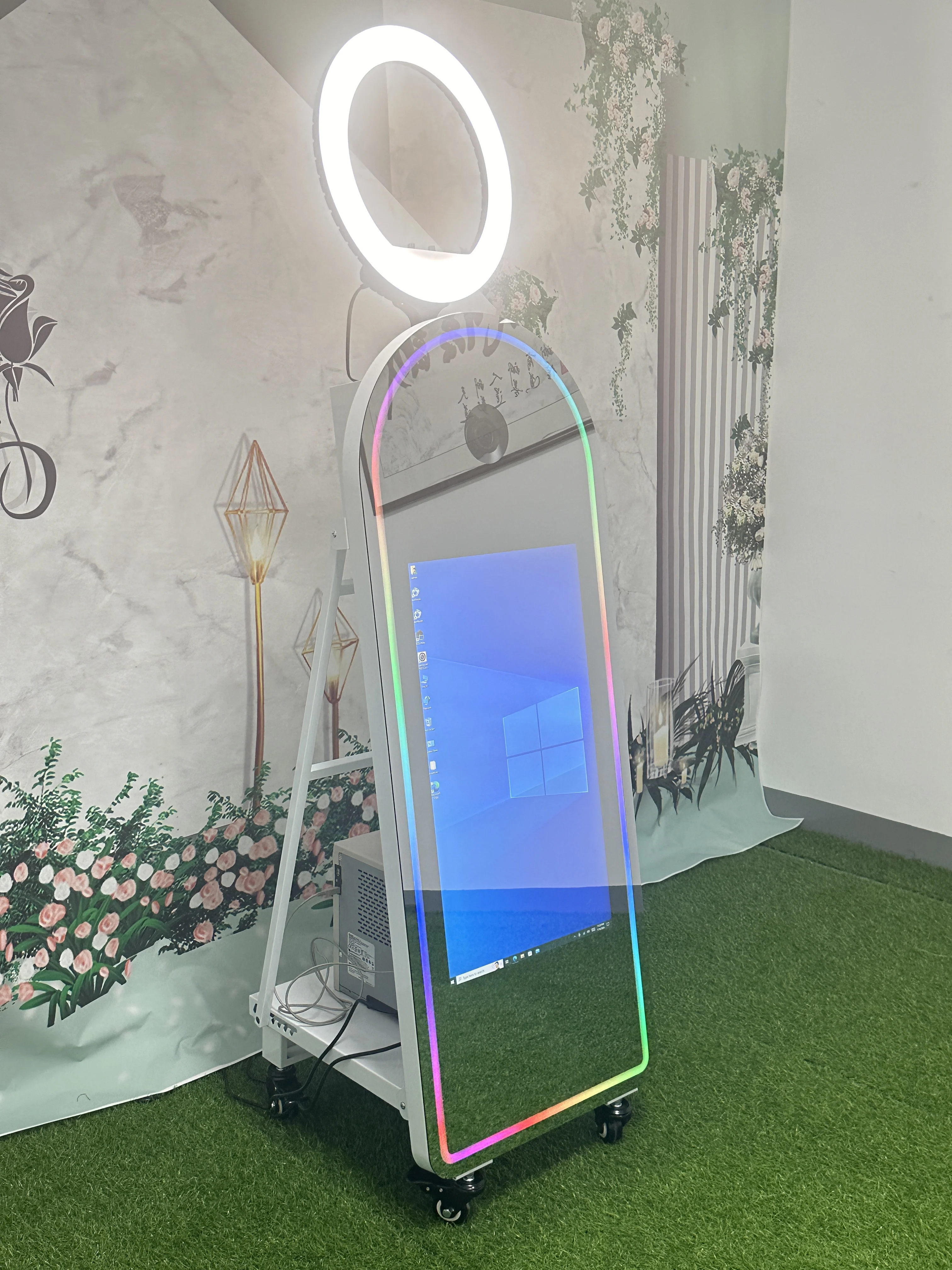 Magic Tempered Mirror Glass Panel Touch Screen Mirror Booth For Wedding