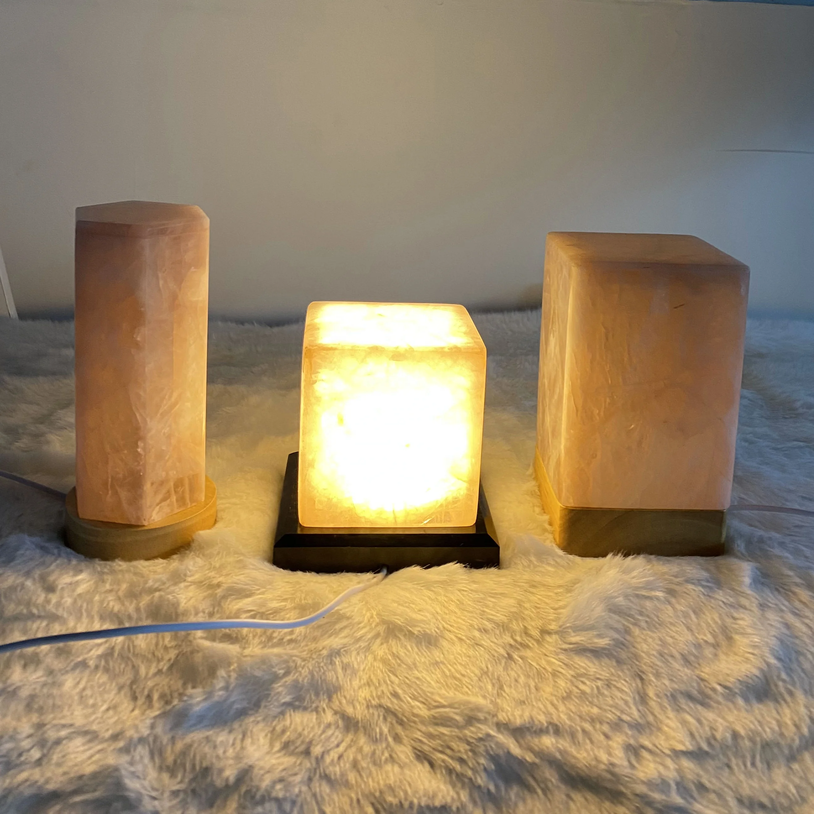 Wholesale bedside  night lamp  home decoration warm luxury pink rose quartz crystal lamp