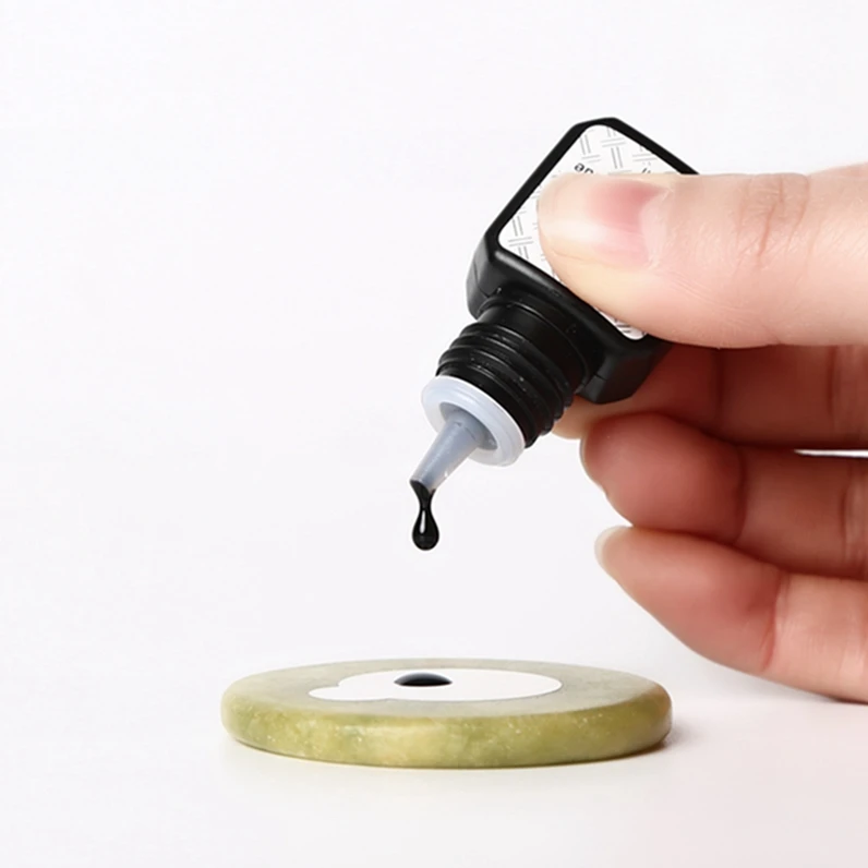 Waka Fast and safe eyelash extension glue