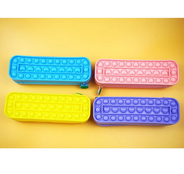 
2021 new style cute pop fidget pencil case with rainbow tie dye color,silicone puhs bubble popper fidget pen bag. 