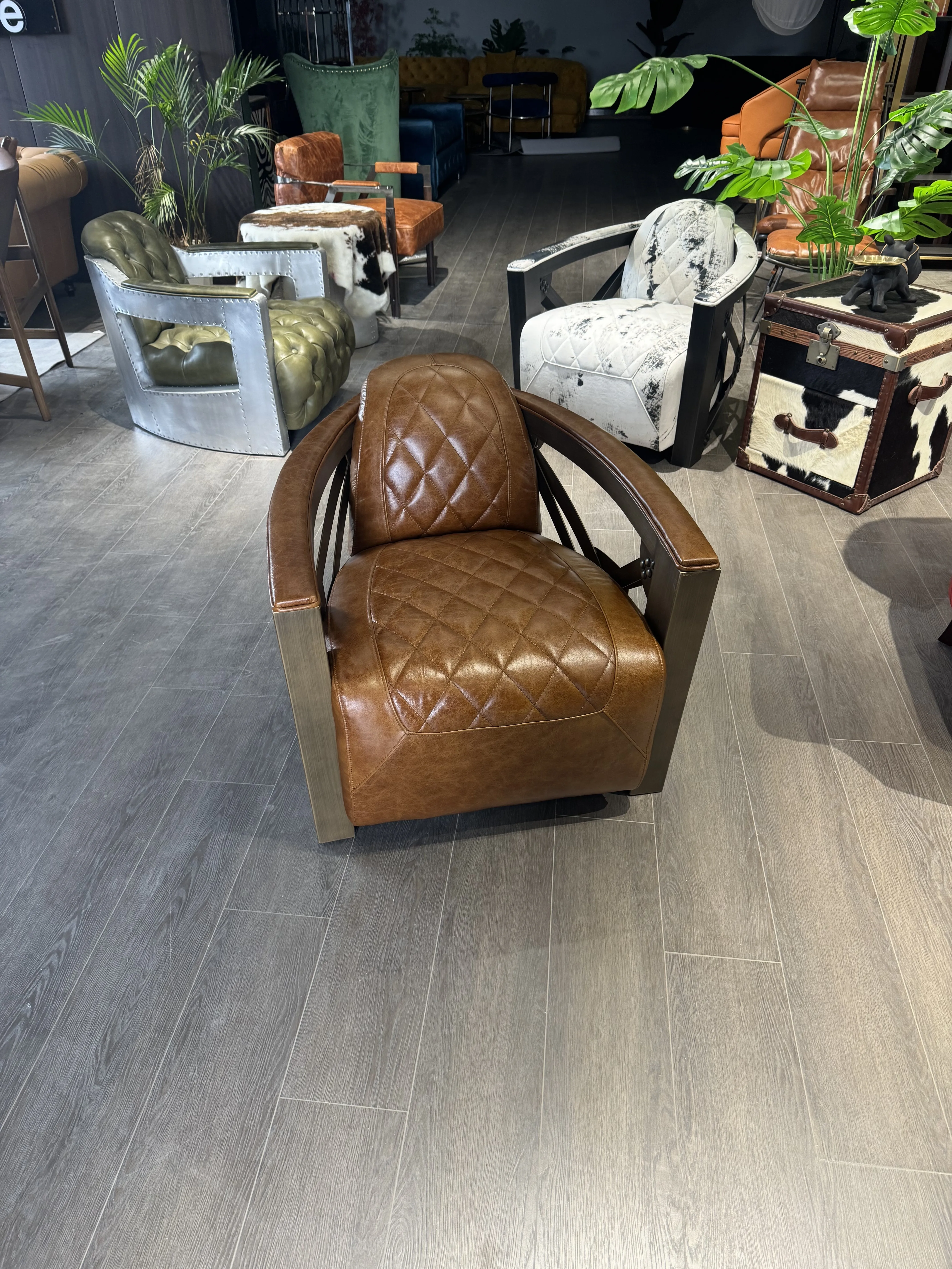 vintage Leather American Hookah room Bar Club Salon Accent Cigar Aviator chair