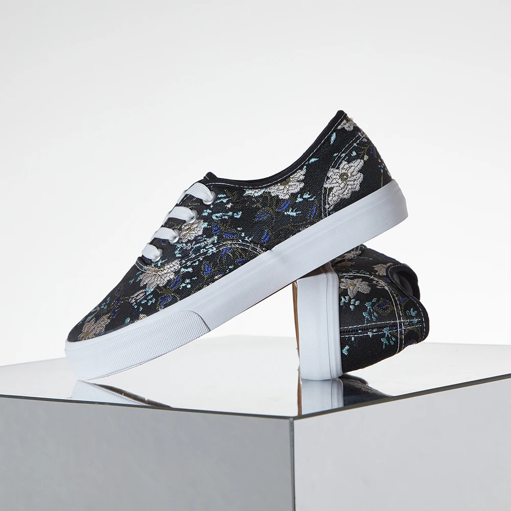 KH Factory Wholesale OEM Custom Logo Classic Vulcanized Casual Walking Half Canvas Trendy Shoes For Unisex