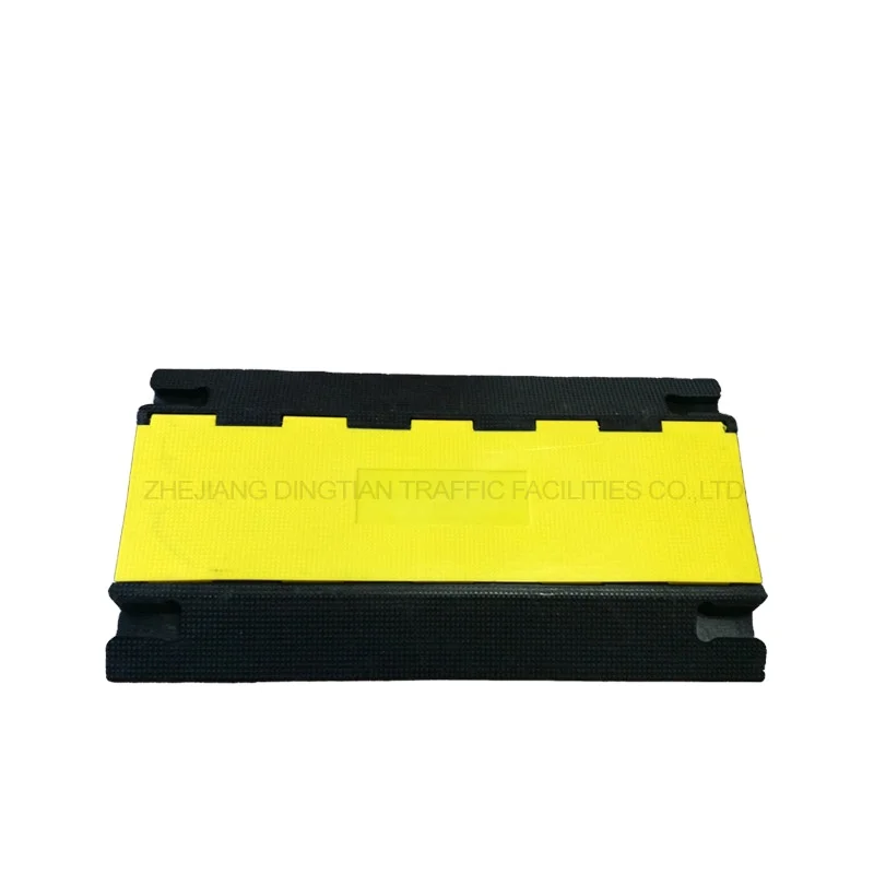 Products In Demand 2024Heavy Load Capacity Reflective Cable Protector, China Suppliers Driveway Rubber Cable Protector)