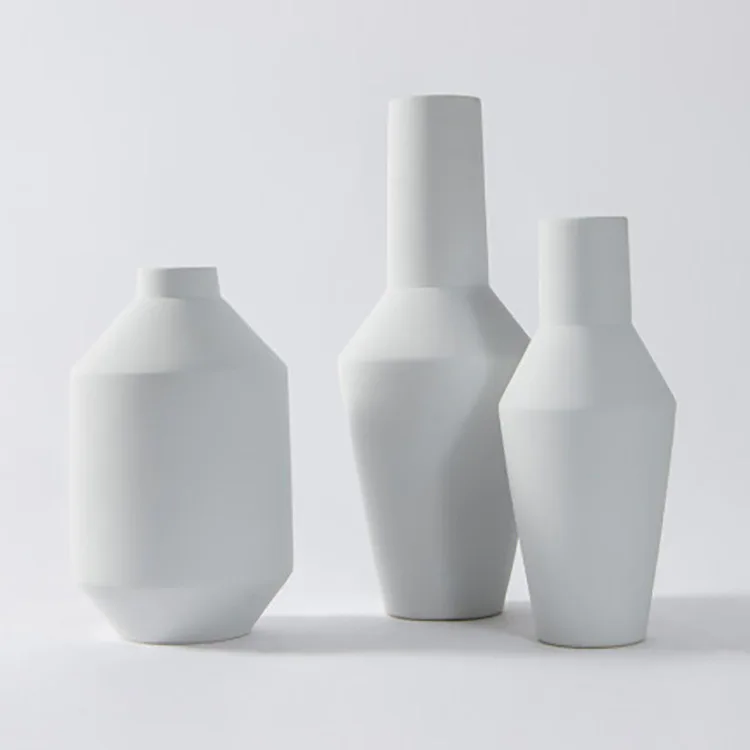 Modern Simple White Ceramic Vase for Luxury High-End Dried Flower Arrangement for Living Room Wall Decoration Elegant Ornaments
