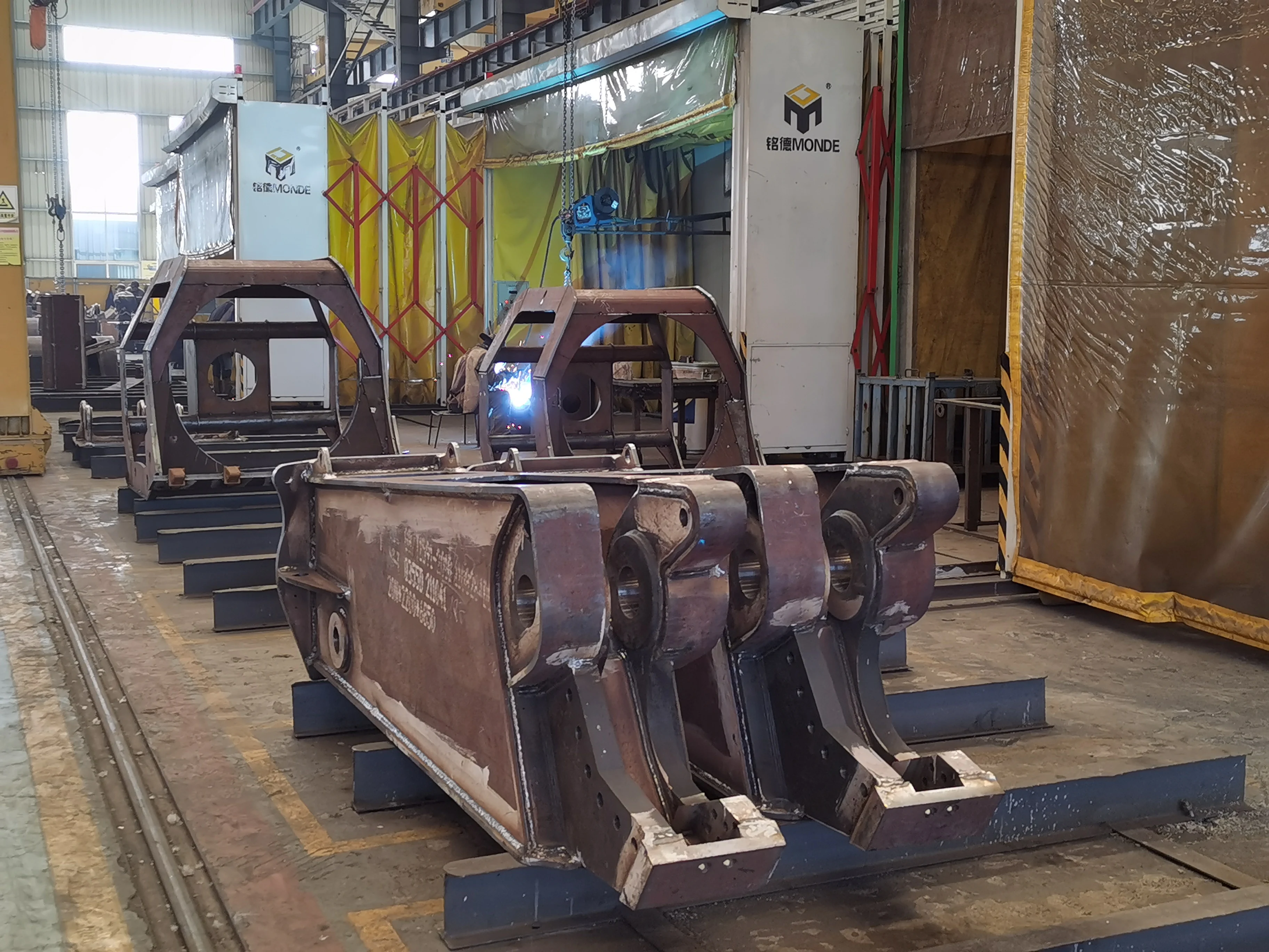 MONDE new excavator steel cutter demolition hydraulic rotary eagle scrap cutter shear 20 30 45 ton boom installation arm fitted