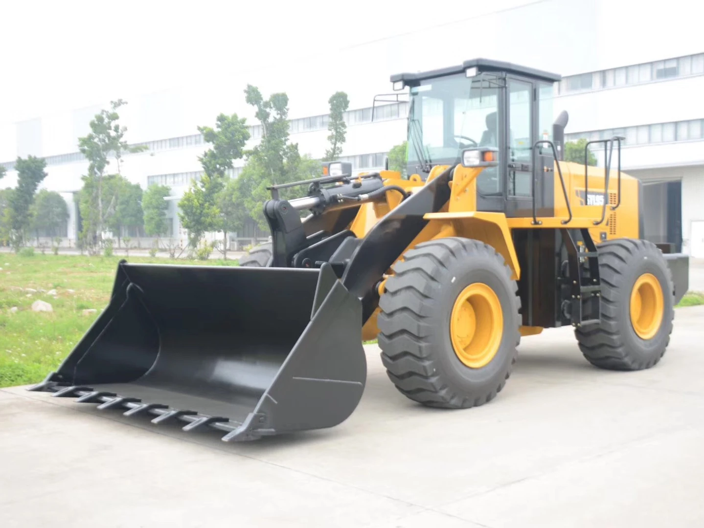 5Ton Wheel Loader Front End Loader with Spare Parts SYL953H within Earthmoving Machinerywith 4.5cbm and 17100kg Operating weight