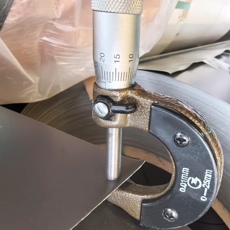 High Strength good price ppgi coil galvanized steel ppgi coil RAL9010 0.12mm thick for building materials