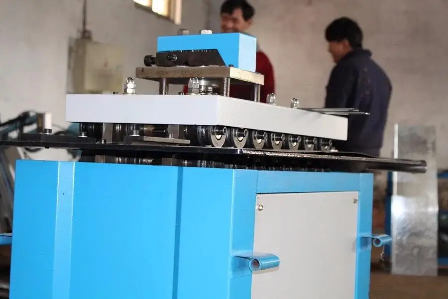 Duct lock forming machine S cleat lockformer C drive lockformer