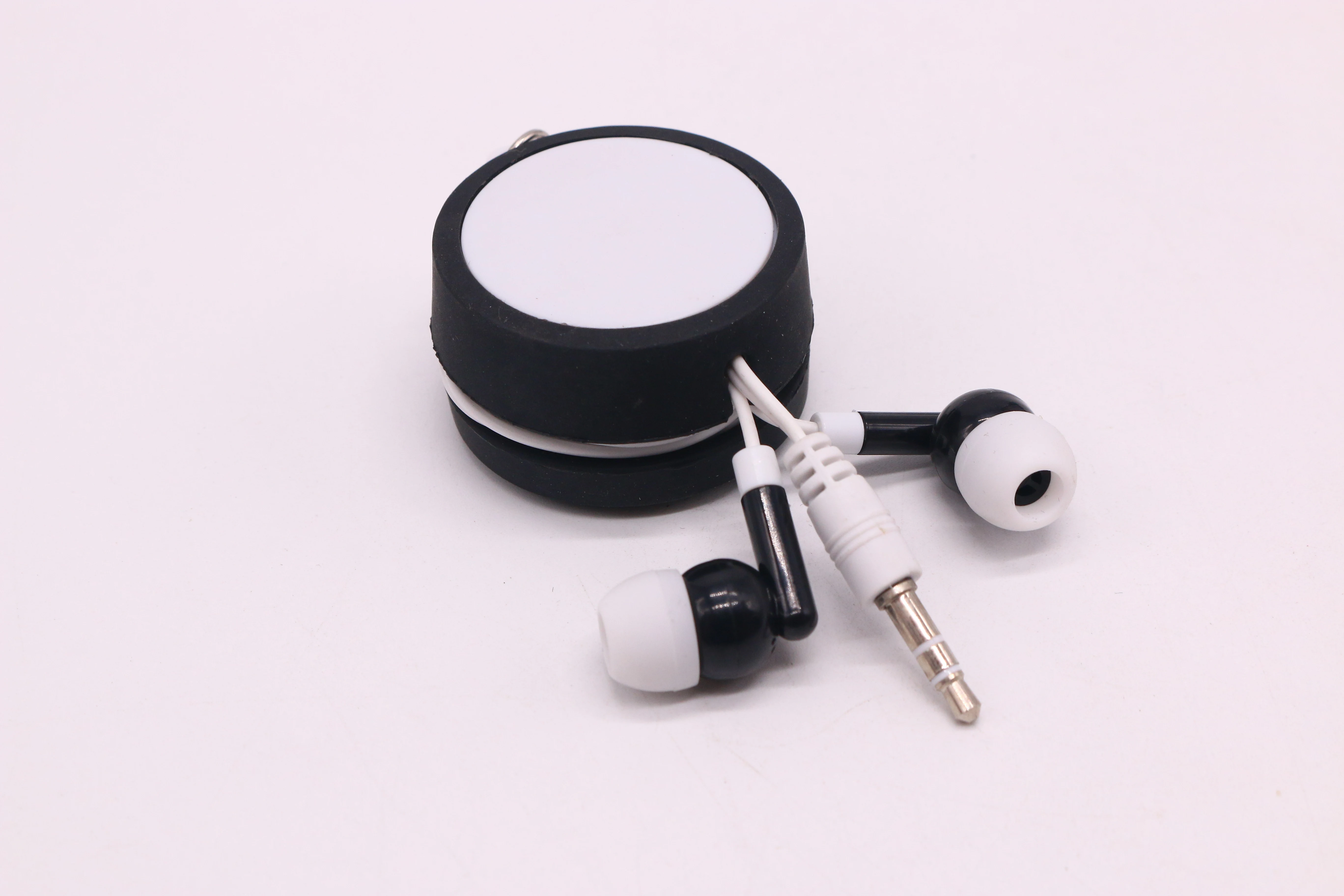 Portable High quality wired earphones Wired headphones In-Ear 3.5mm with mic with box