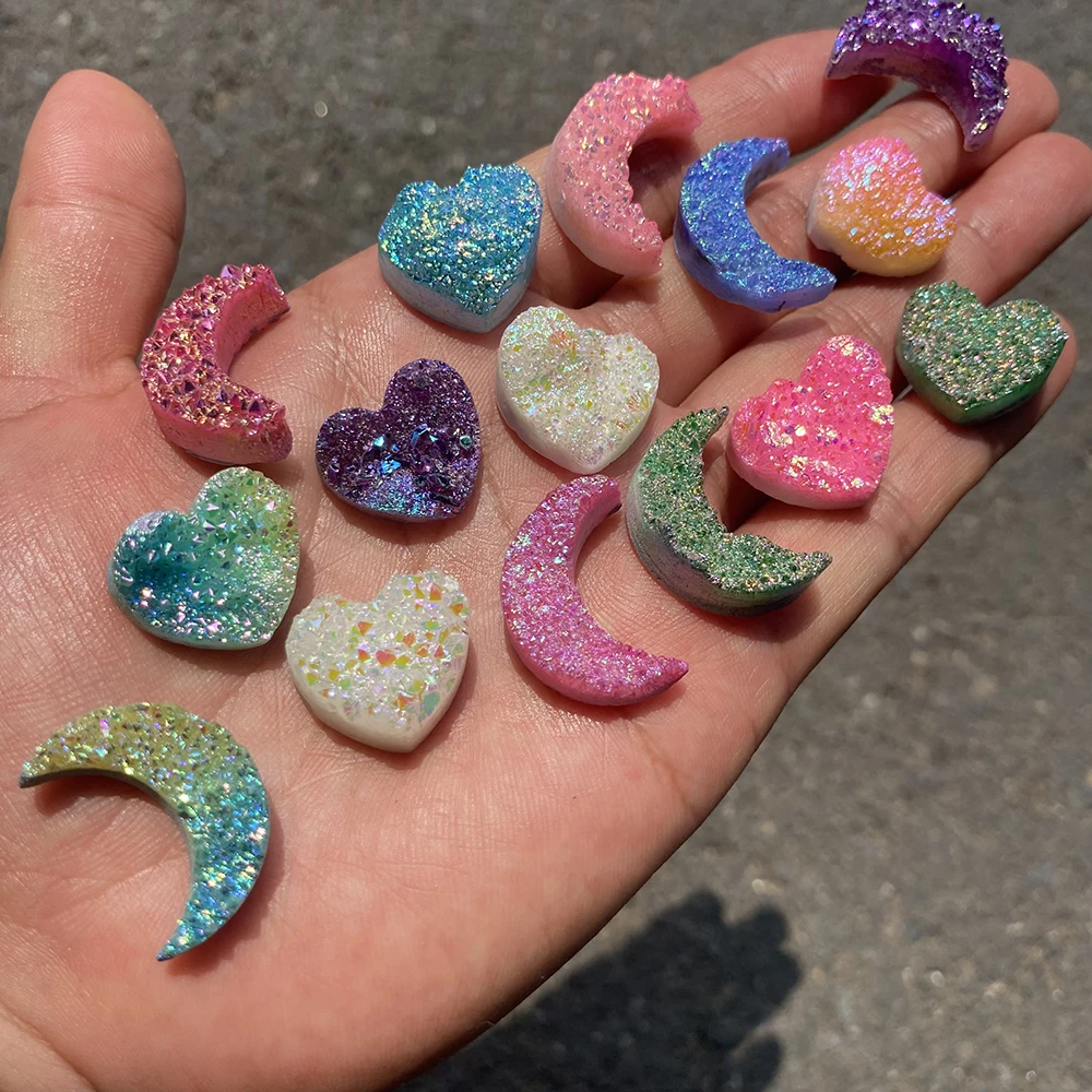 Wholesale Price 2 to 2.5cm Natural Angel Aura Crystal Cluster Moon Crescent Heart Shaped Carving For Jewelry