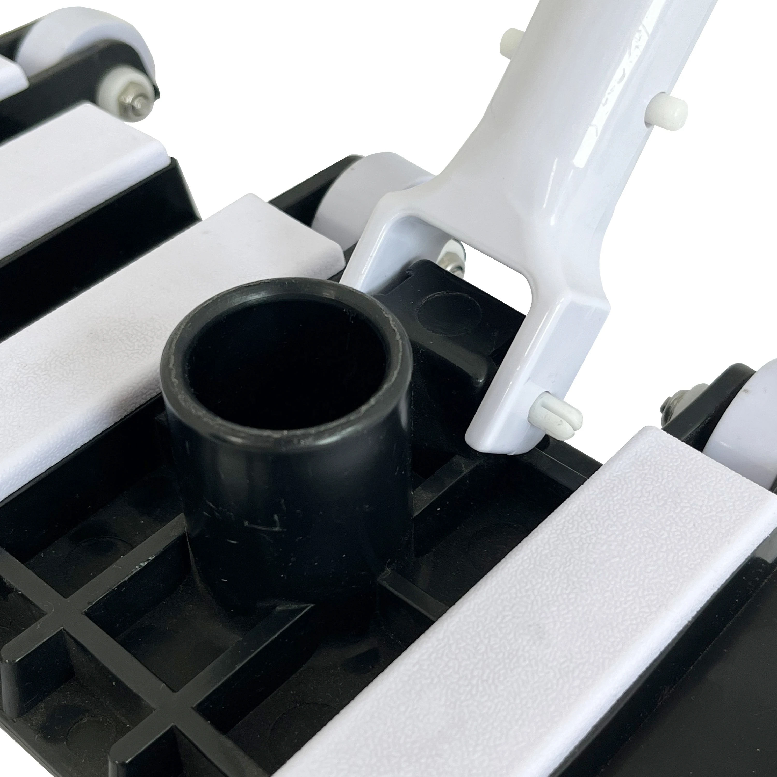 Best-selling outdoor tools heavy flexible vacuum head plastic handle and bearing wheels (cast iron weighted)for swimming poo