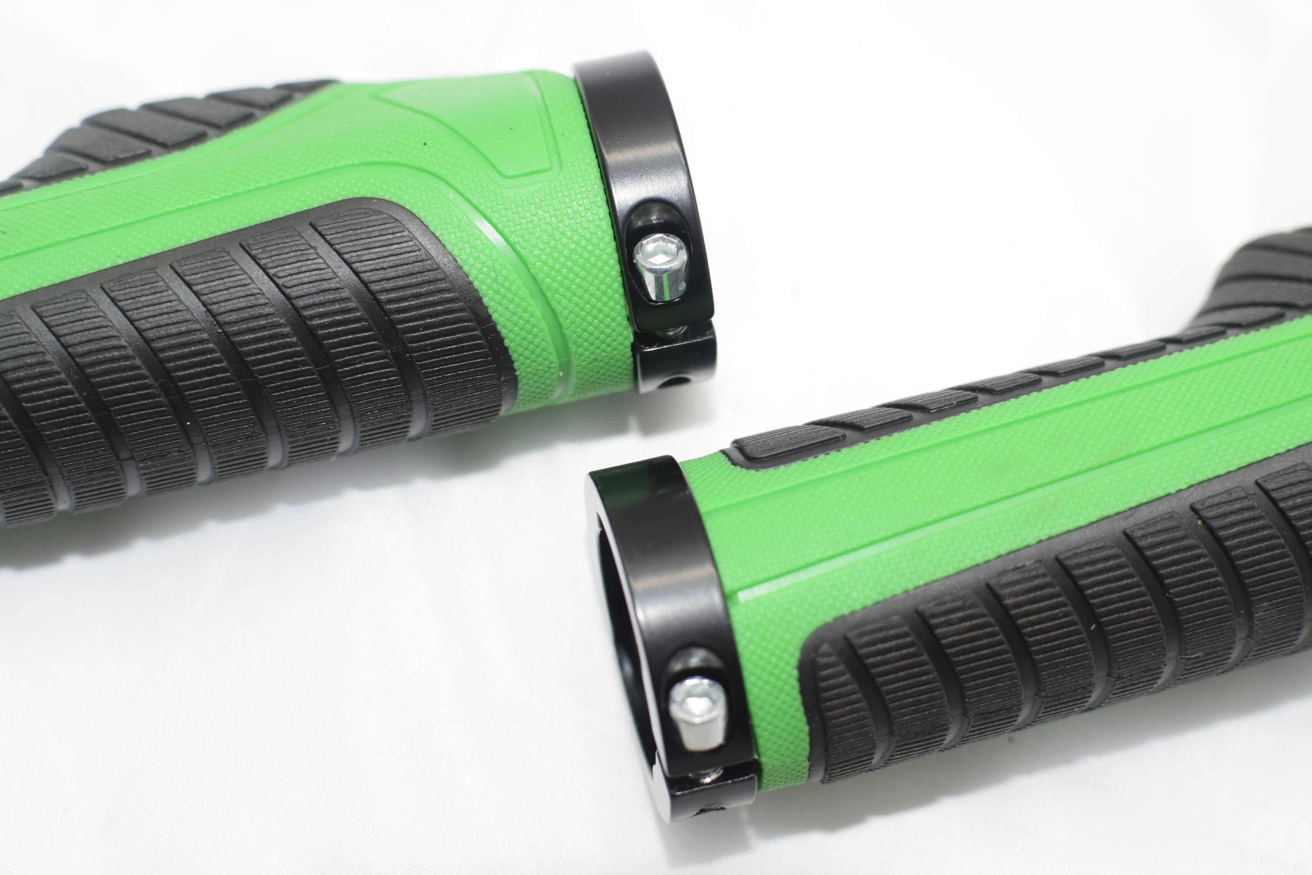 
XTOS Ergonomic rubber lock bicycle handle set grip aluminum alloy small vice horn set 