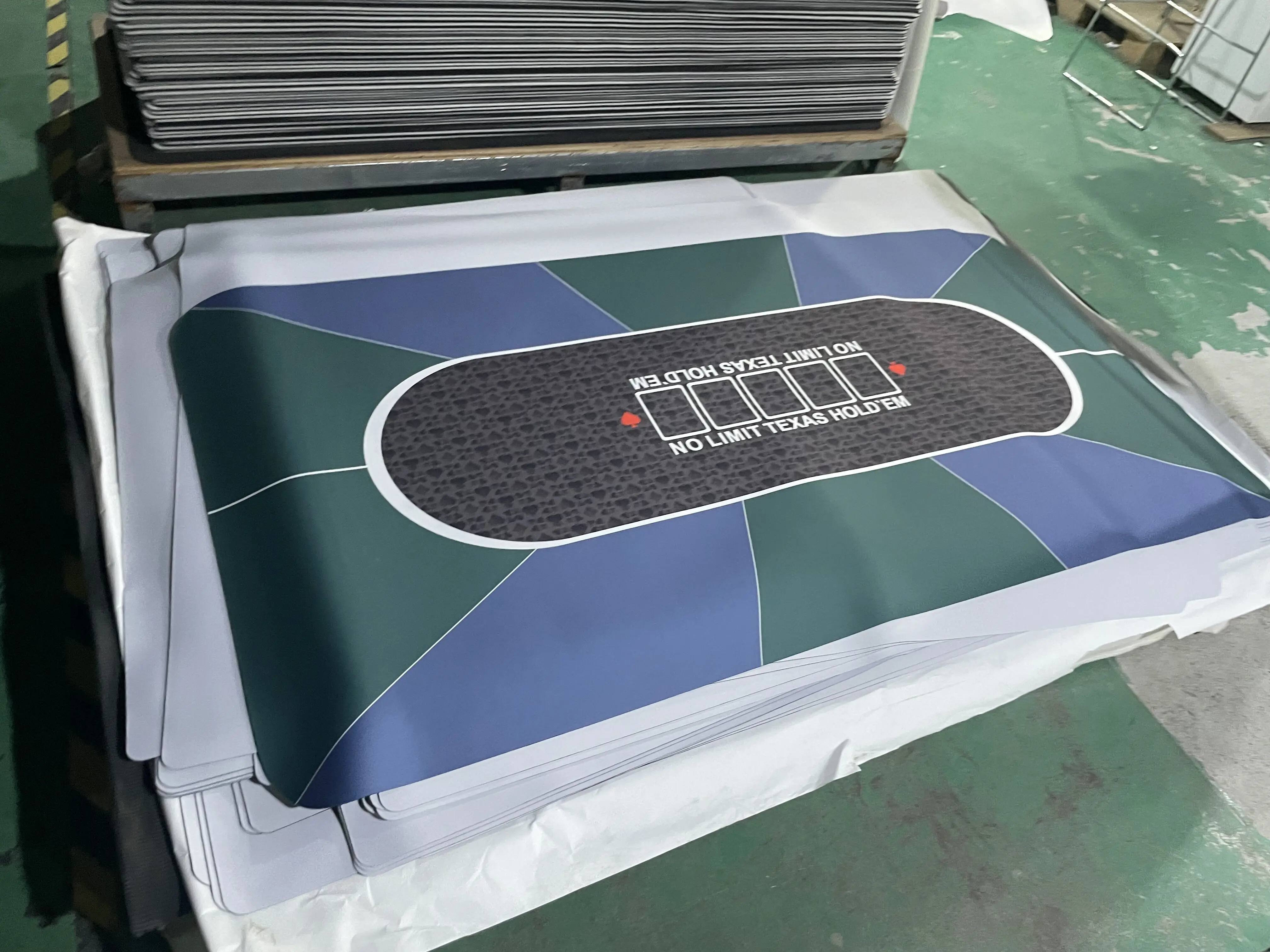 2024 Custom Poker Deluxe Casino Grade Heavy Duty Professional Poker Table With Roulette Wheel For Poker Game