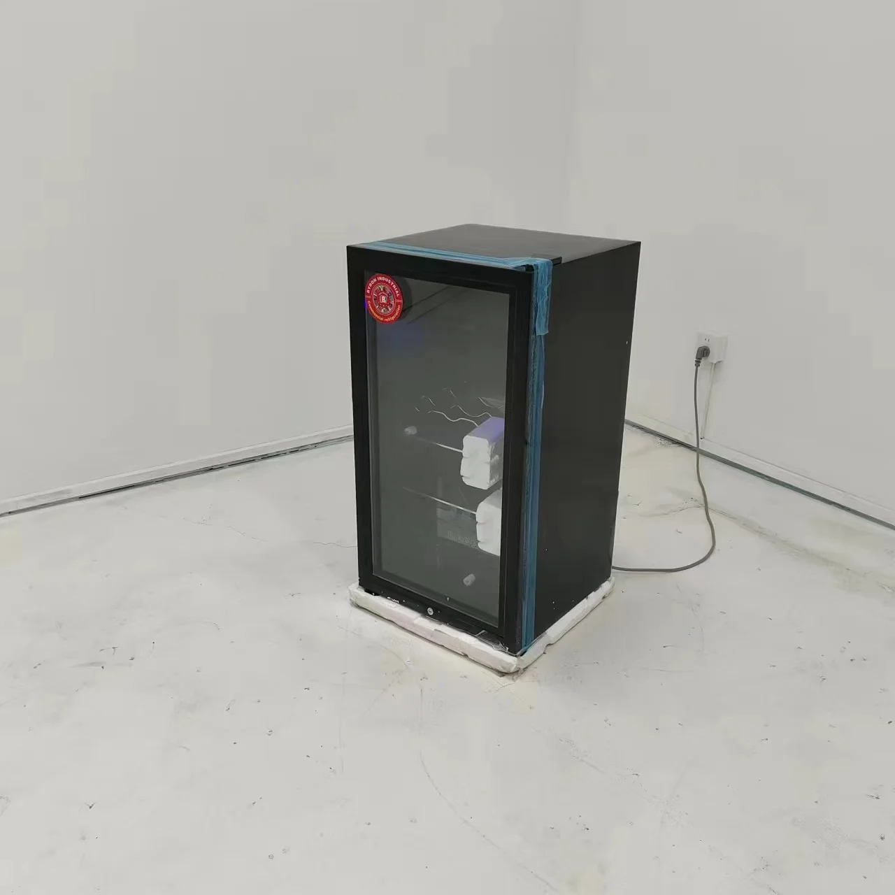 Best Selling China Manufacturer Hotel Home Office Use Mini Refrigerator Glass Door Drink Refrigerator