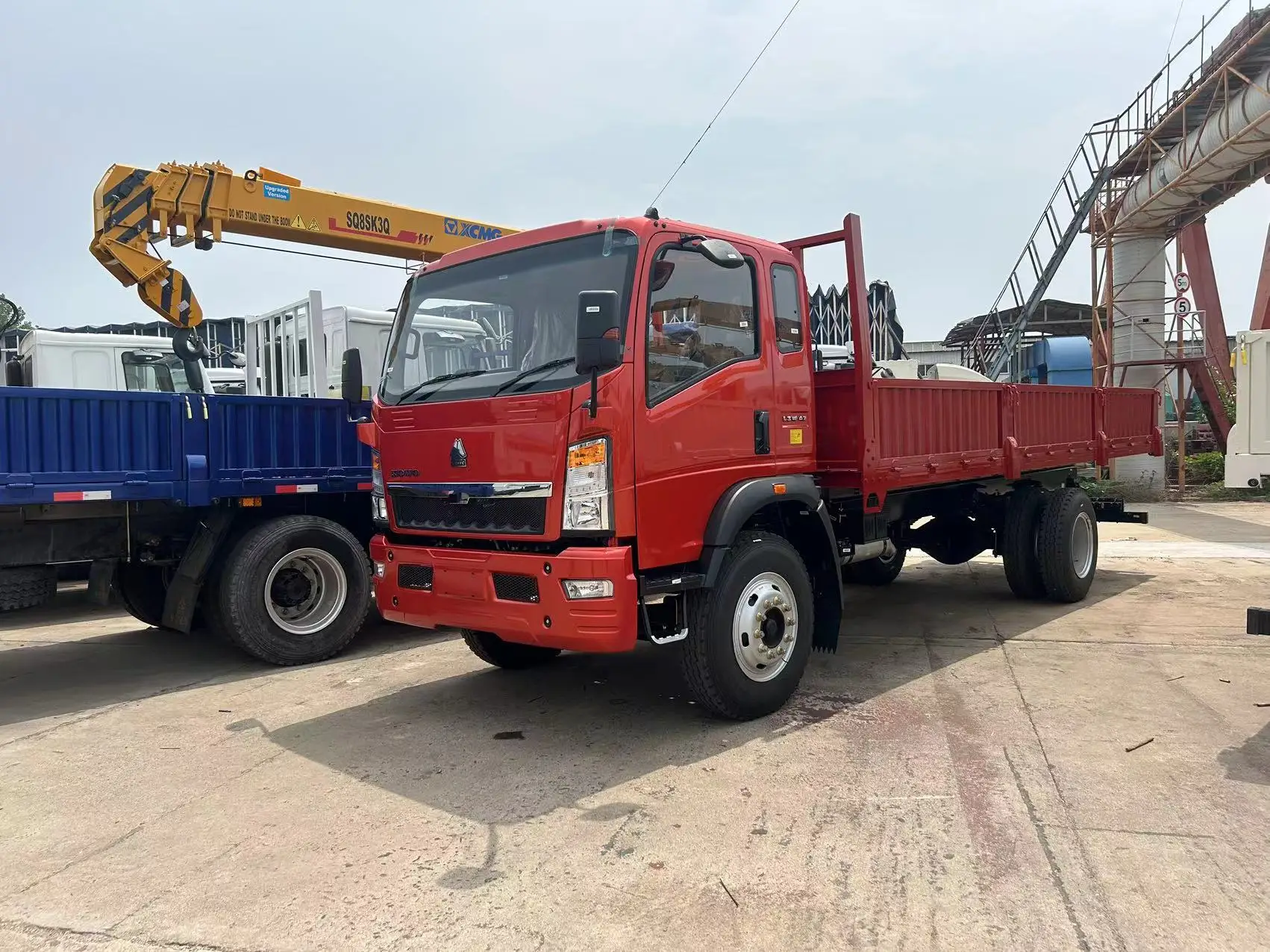 5T 6T 8T 10T RHD 6 Tires Side Wall Light Cargo Truck