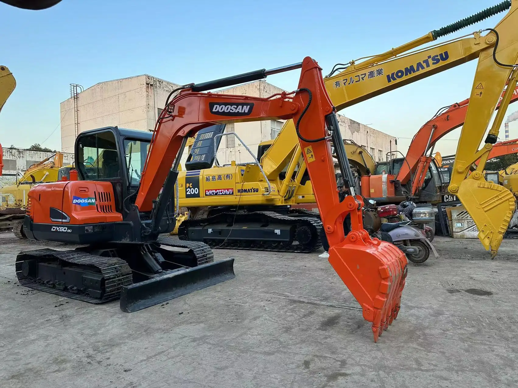 Б/у оригинальное оборудование DX60-9C 6 тонн