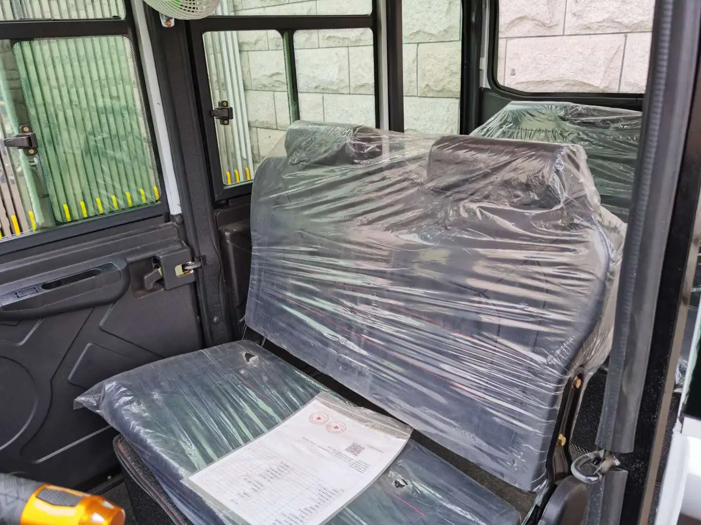 China Changli New Energy city electric car, mini electric tricycle, electric car with roof.