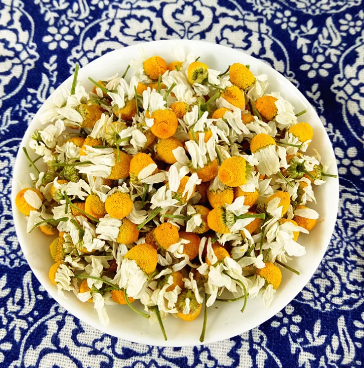 private label high quality Organic dried loose non-caffeinated Chamomile Flower tea  as  sleep Tea