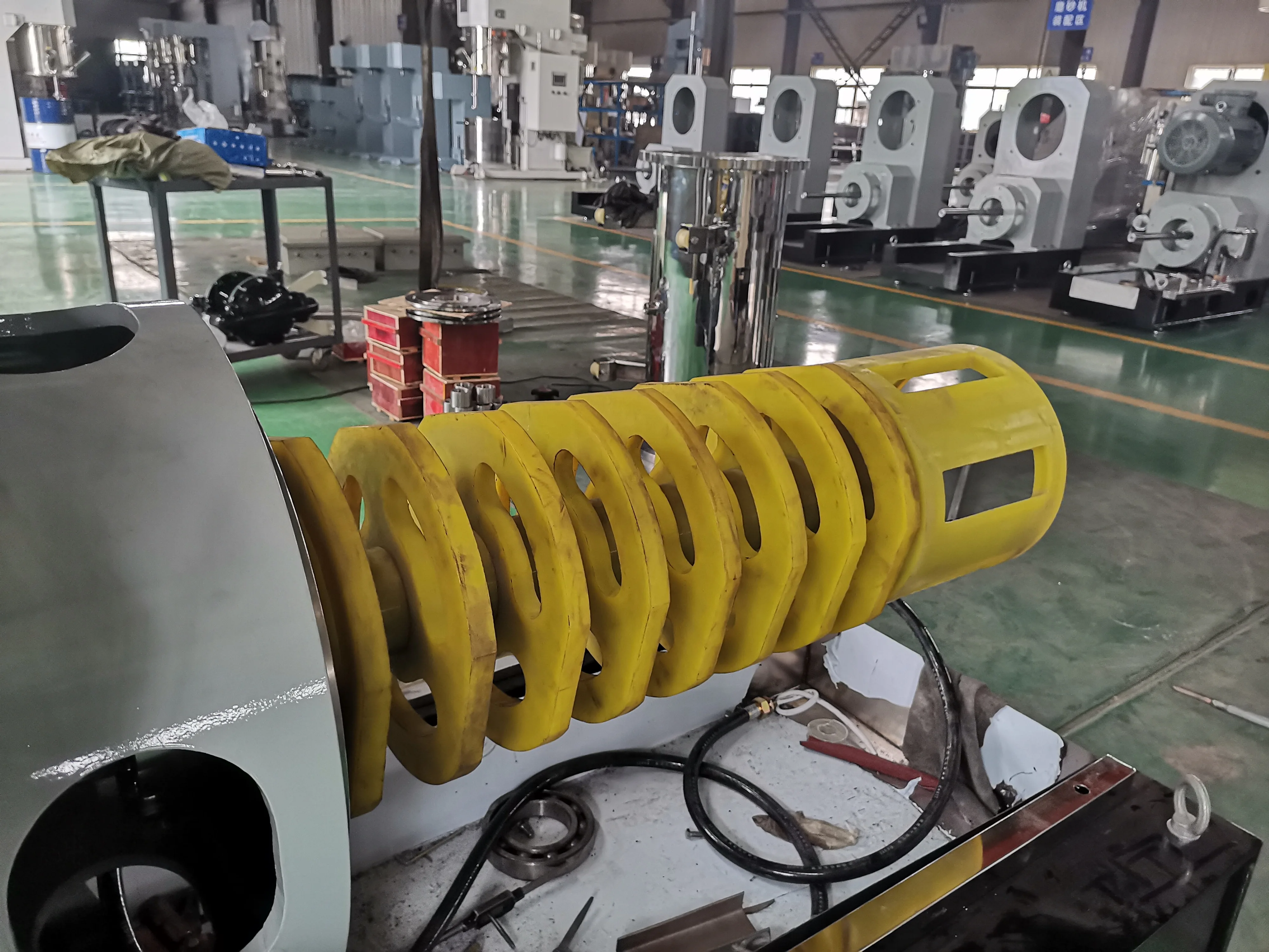 Yushun Factory Easy To Clean Sand Mill With Disk Type For Paint Pigment Kaolin Grinding Equipment