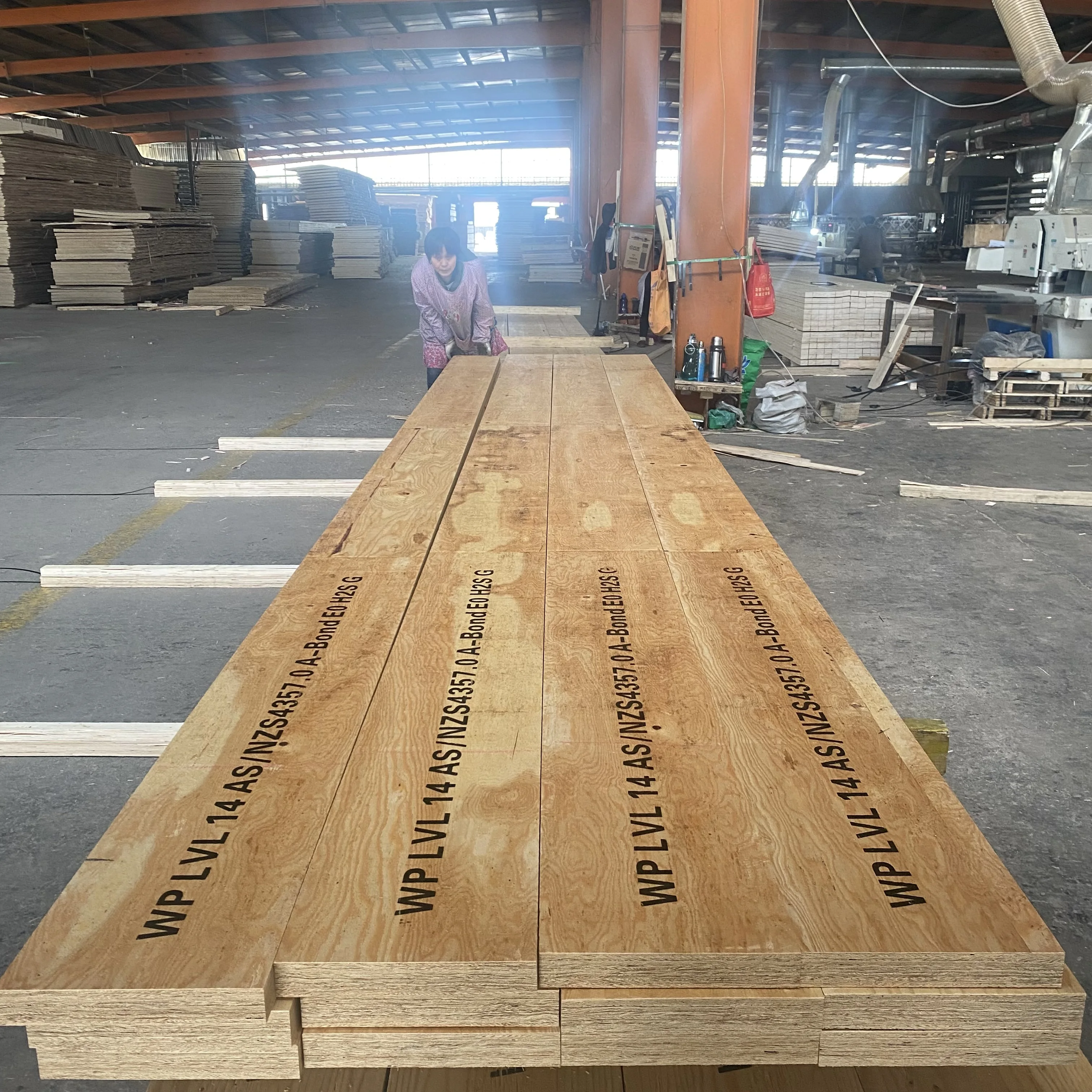 pine LVL beams yeluwood 25mm 30mm thick plywood price standard Wooden square board for Building keel