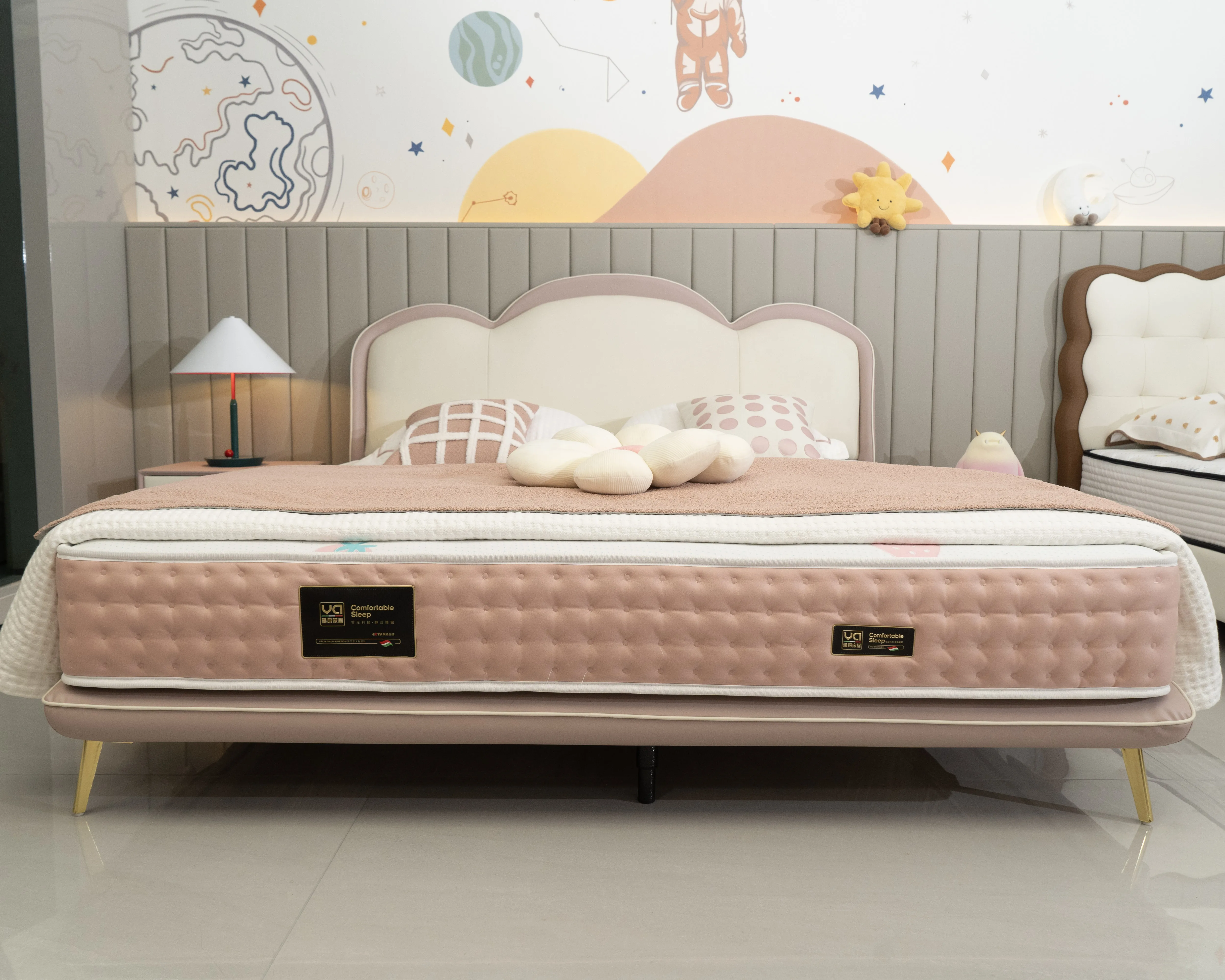 Modern Kids Upholstered Soft Beds Wooden Frame Bedroom Set Girls Reclining Feature Available Single Double Queen King Hotel Use