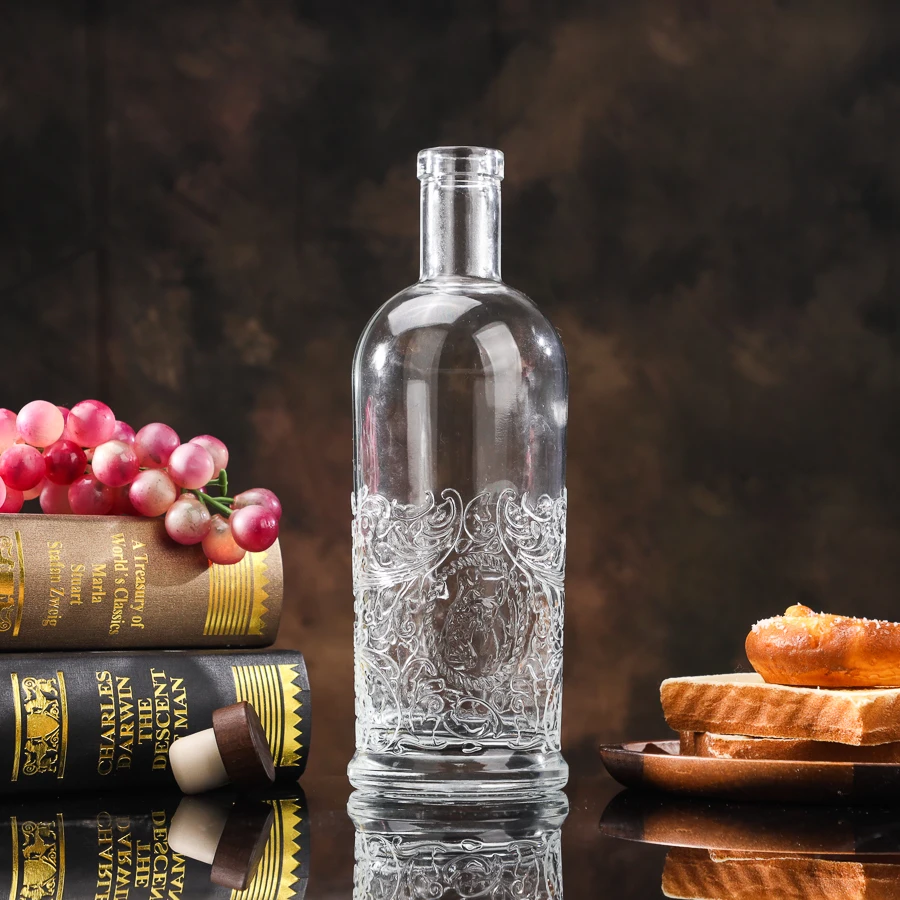 Customized Beverage Cork Lids Gin Custom Embossed Label Glass Bottle Rum Whiskey Bandy Vodka Wine Bottles Clear Glass Wine 750ml