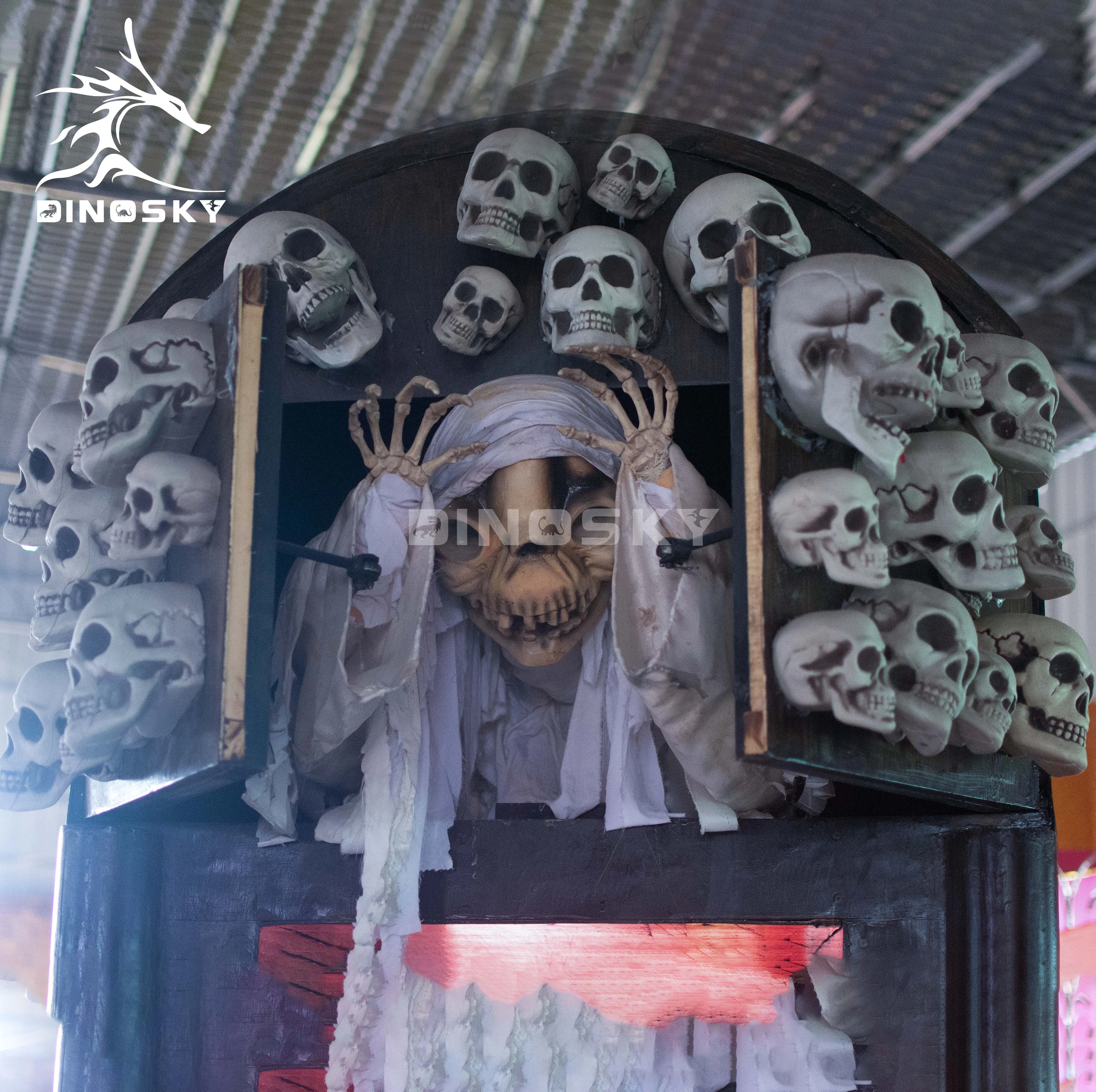 Factory Direct Lifelike Doorframe monster Model with Air-powered Movement and Scary Sounds DINOSKY