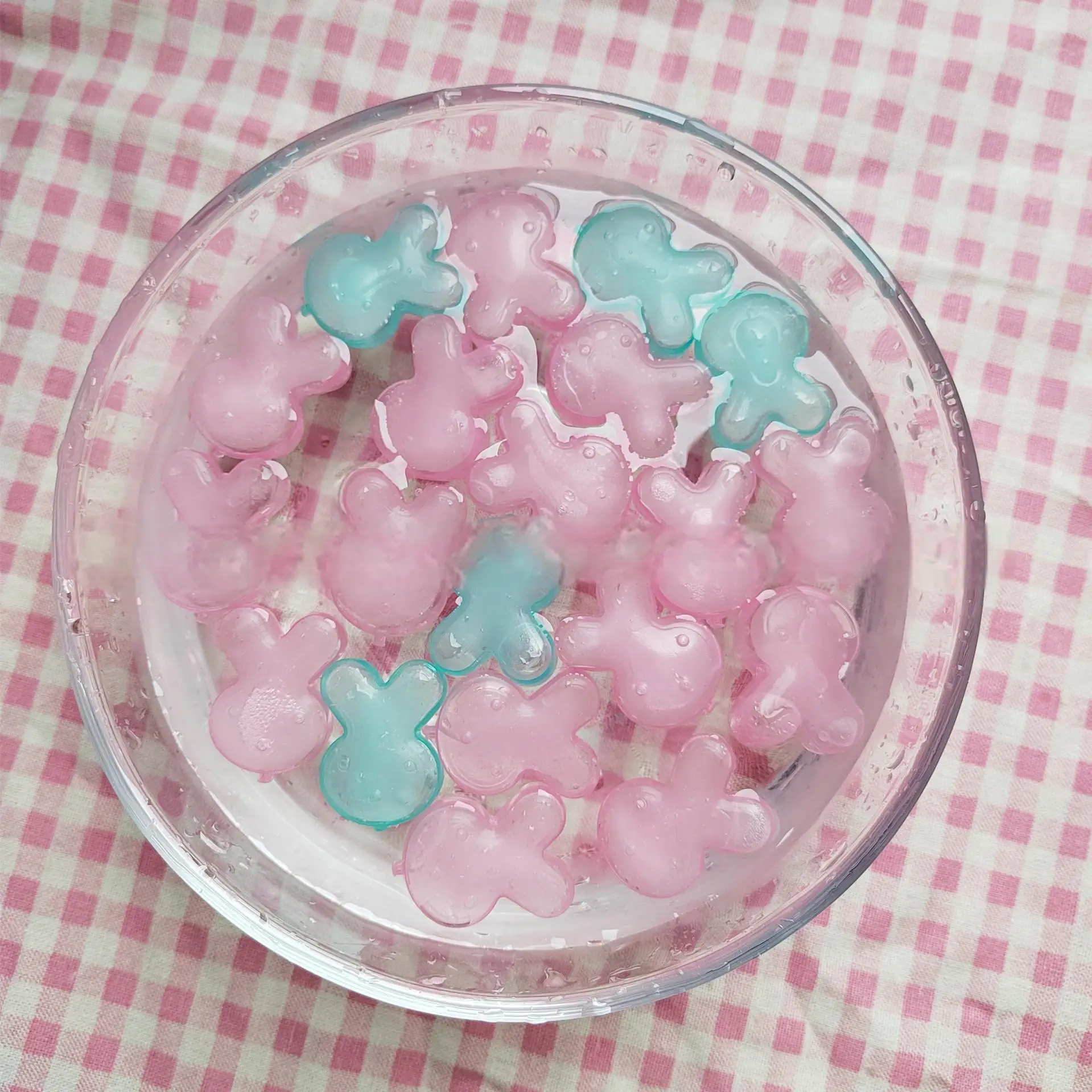 Quick-frozen ice cubes 20 pieces ice cube mold travel outdoor can be repeatedly used ice cubes freezing cooling cycle