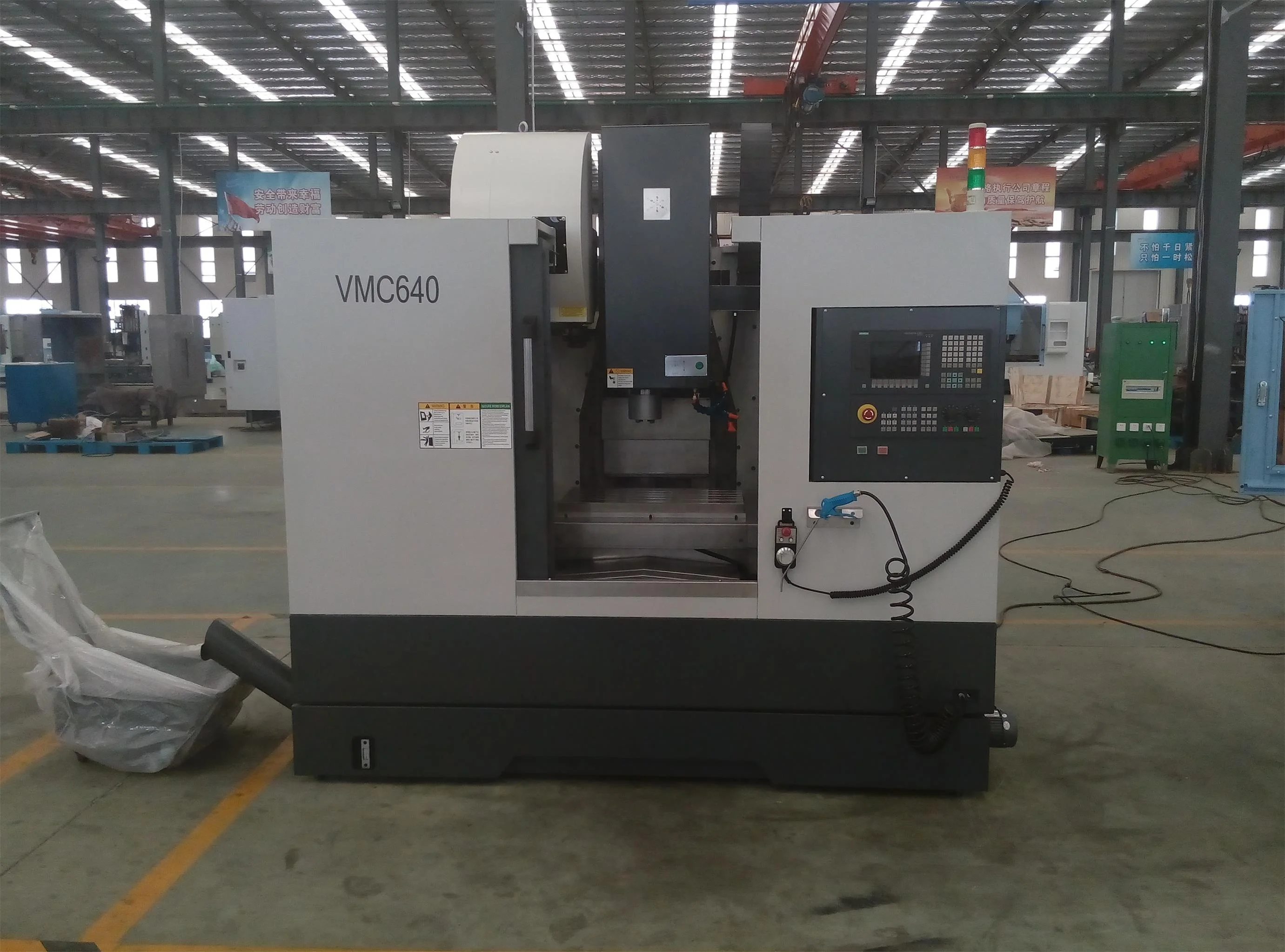 VMC640 китайский завод маленький VMC CNC обрабатывающий центр вертикальная фреза с ЧПУ